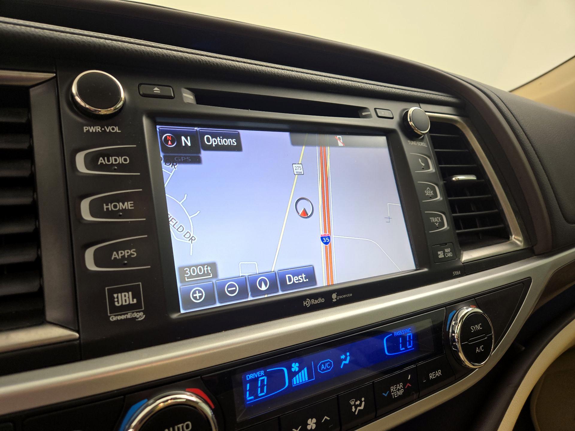 Thumbnail: 2015 Toyota Highlander - 14
