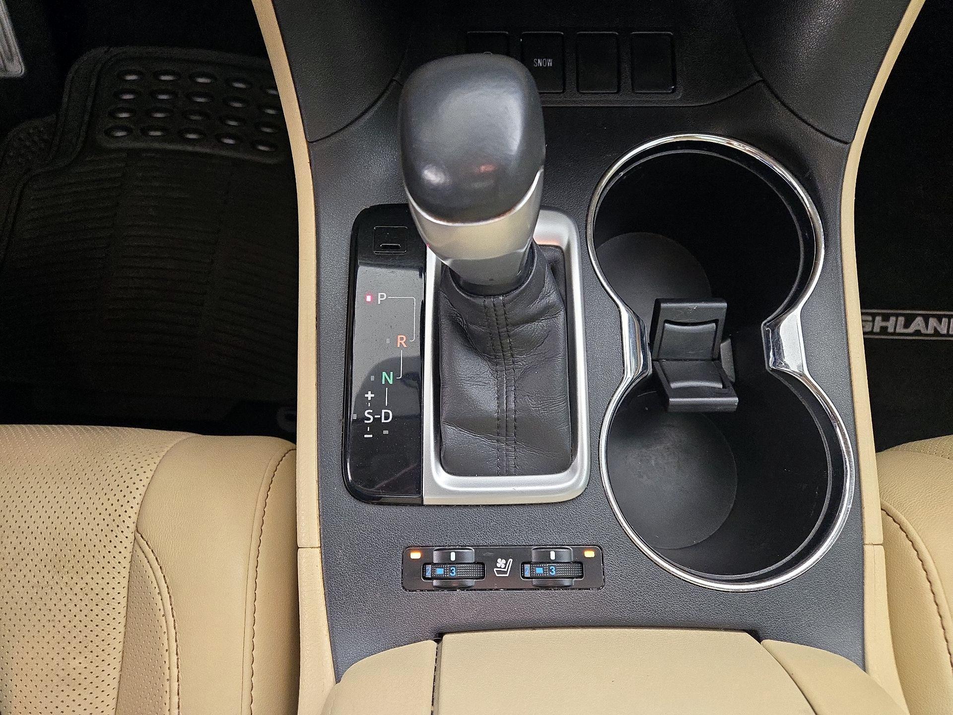 Thumbnail: 2015 Toyota Highlander - 18