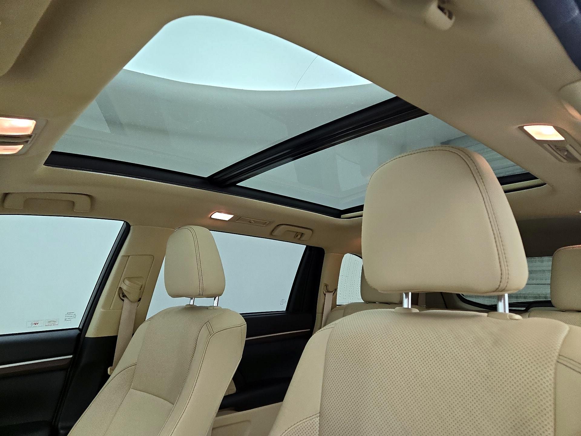 Thumbnail: 2015 Toyota Highlander - 20