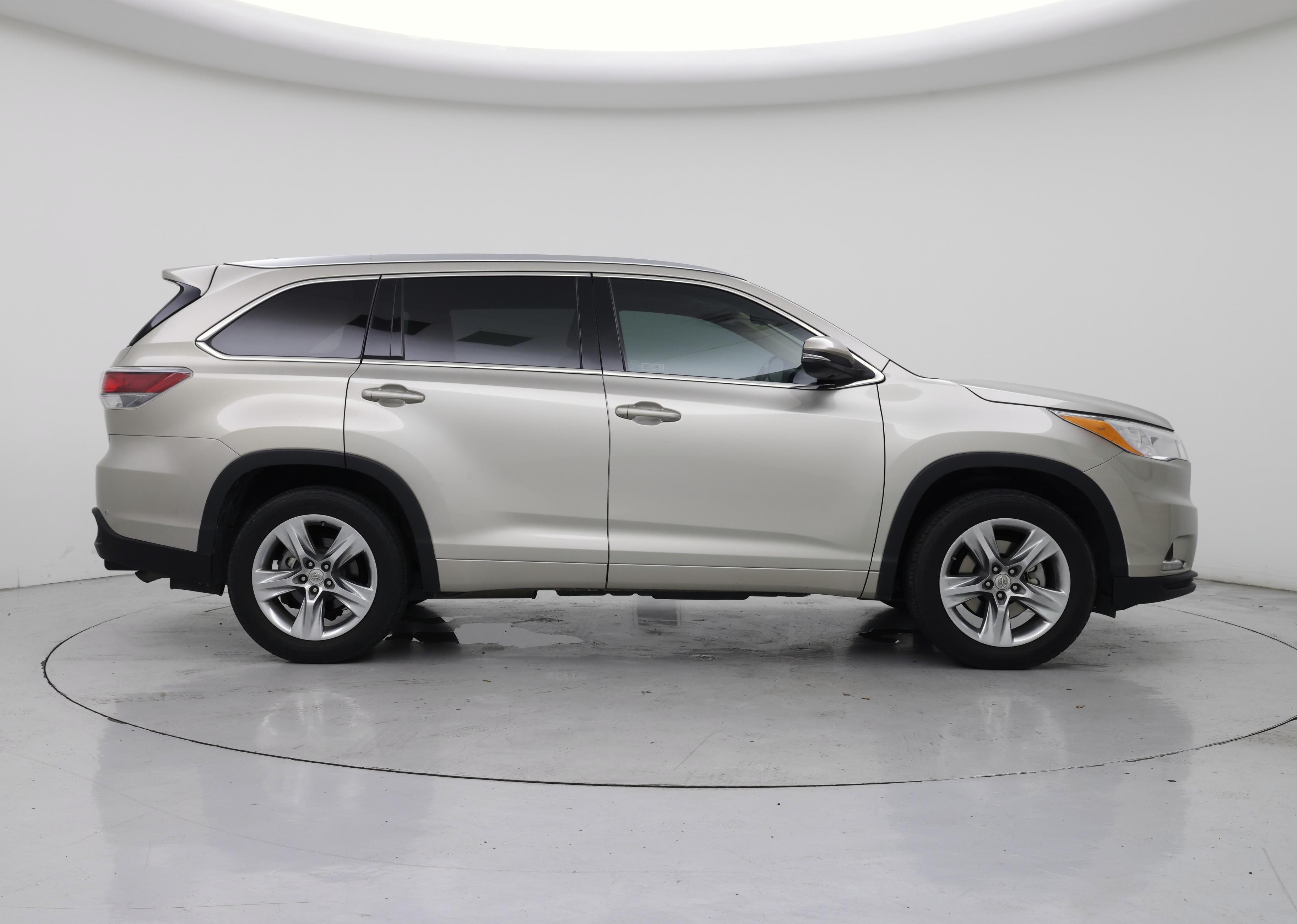 Thumbnail: 2015 Toyota Highlander - 7