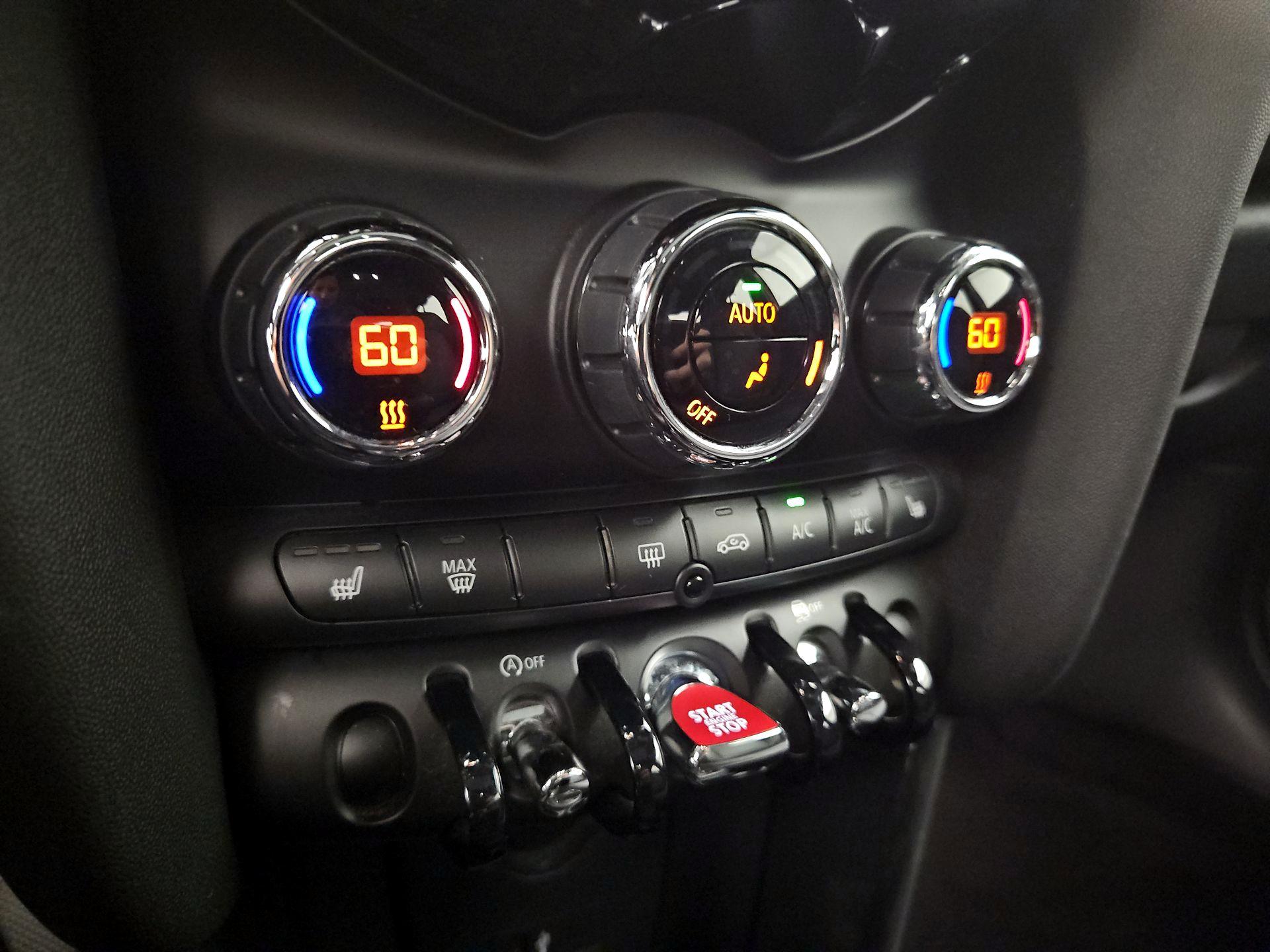 Thumbnail: 2020 MINI Cooper Hardtop - 16