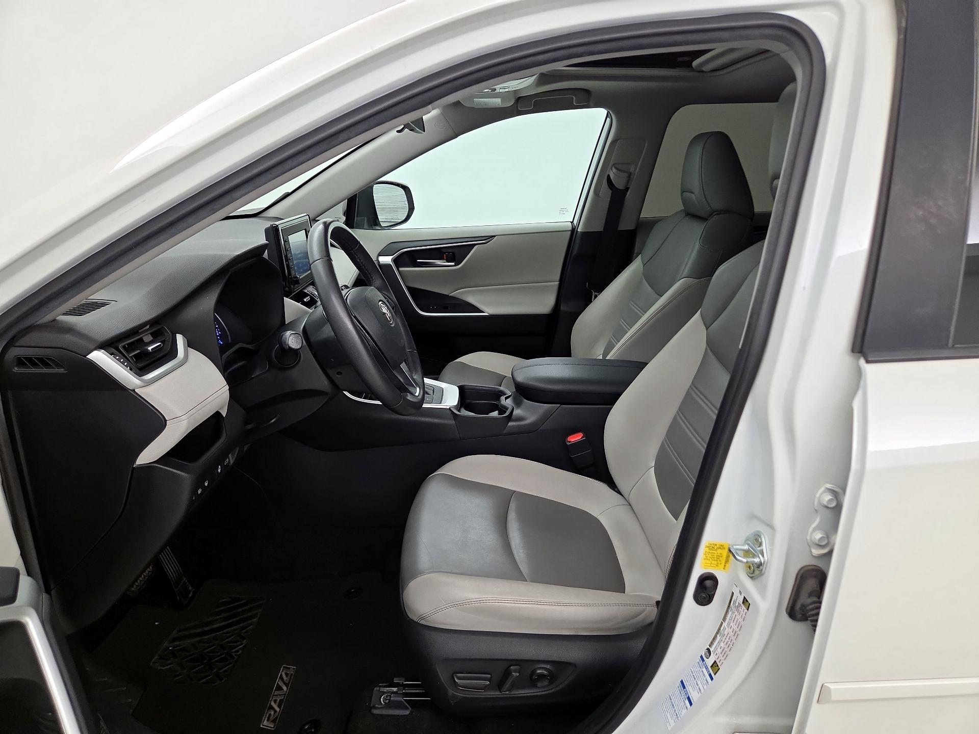 Thumbnail: 2021 Toyota RAV4 - 11