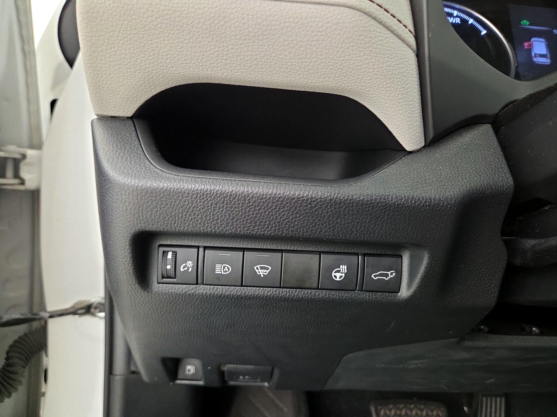 Thumbnail: 2021 Toyota RAV4 - 13