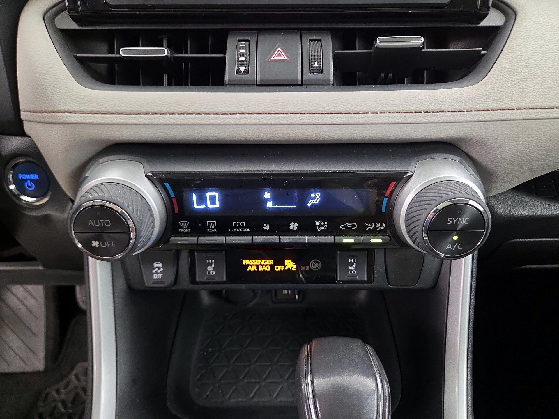 Thumbnail: 2021 Toyota RAV4 - 16