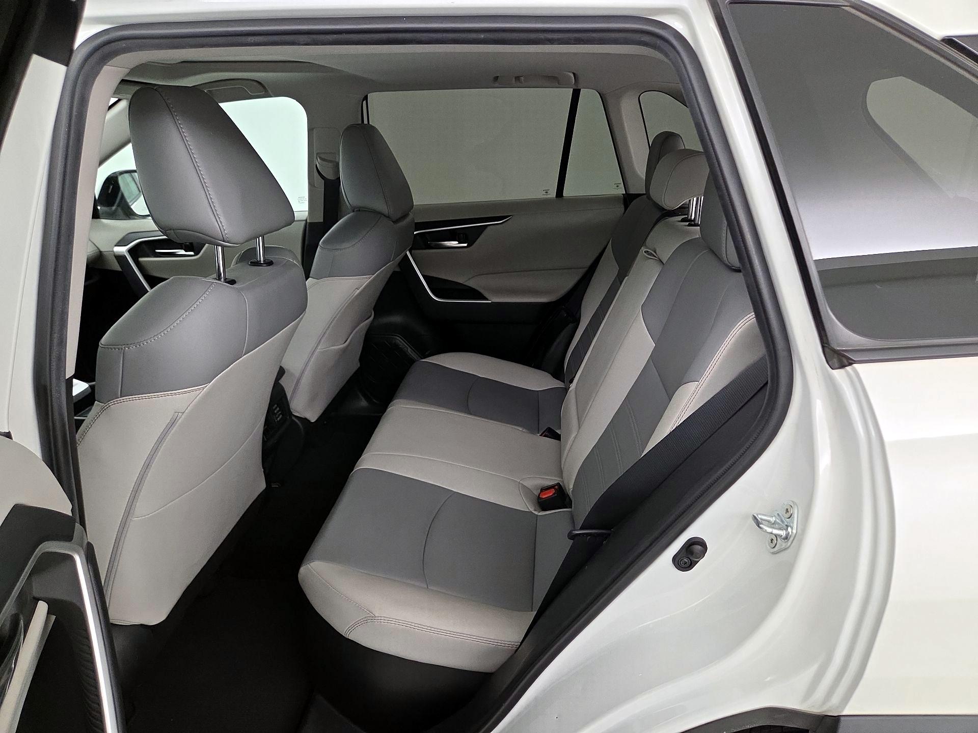 Thumbnail: 2021 Toyota RAV4 - 20