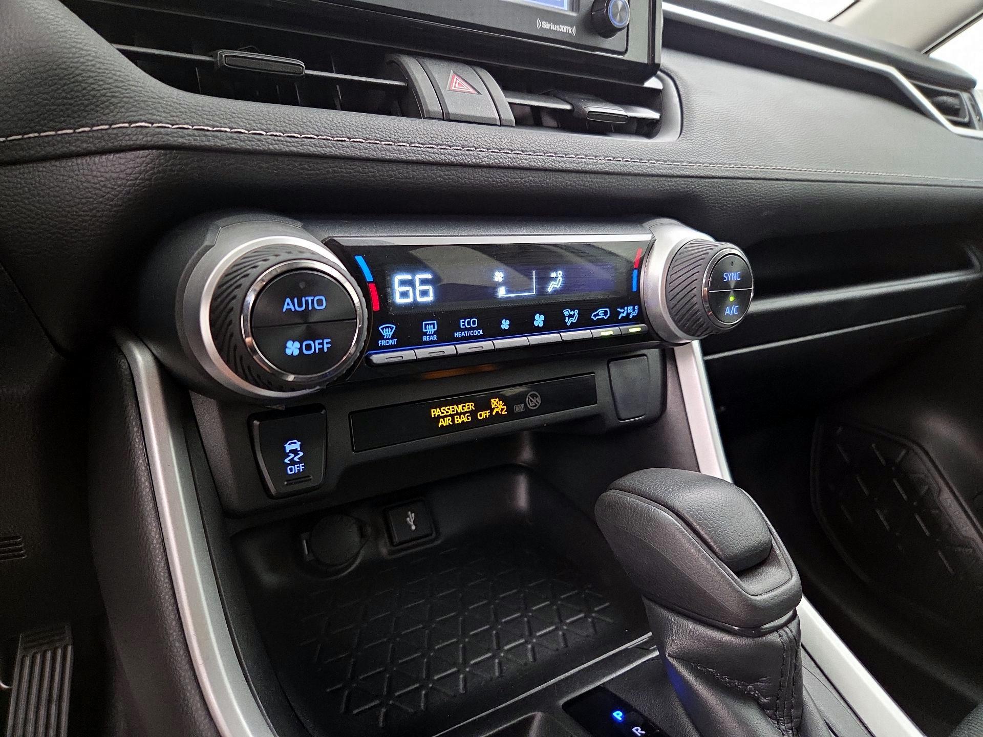 Thumbnail: 2021 Toyota RAV4 - 16