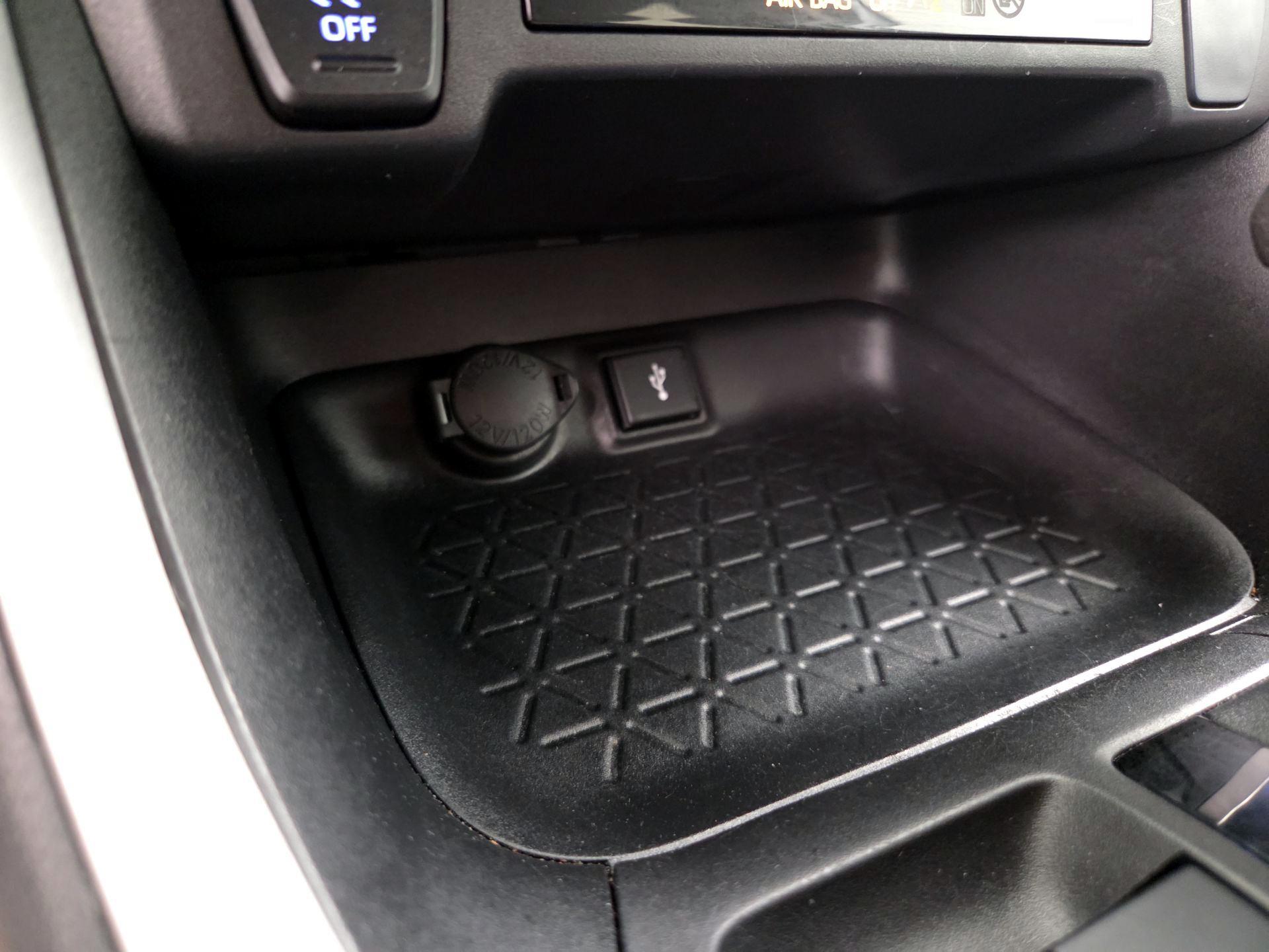 Thumbnail: 2021 Toyota RAV4 - 18