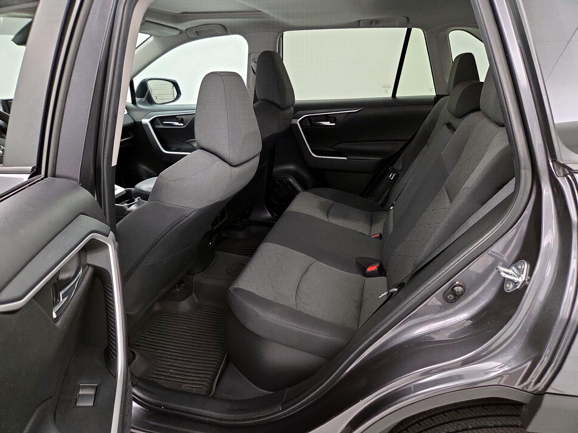 Thumbnail: 2021 Toyota RAV4 - 20
