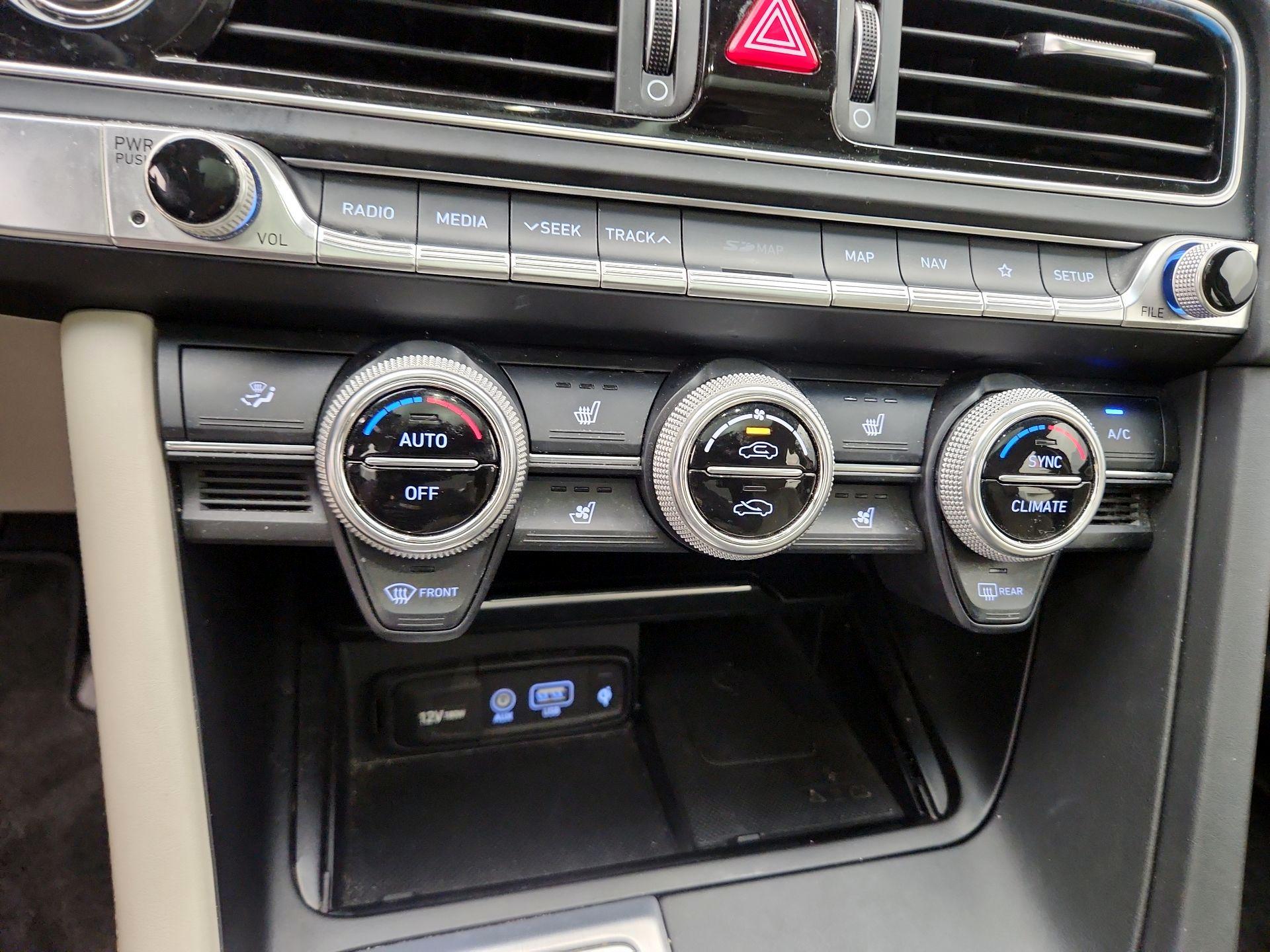 Thumbnail: 2019 Genesis G70 - 17