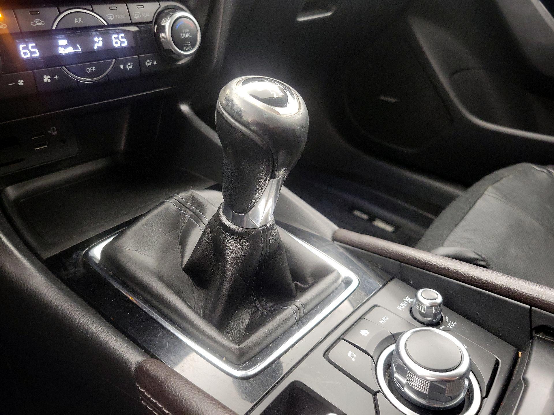 Thumbnail: 2017 Mazda Mazda3 - 18