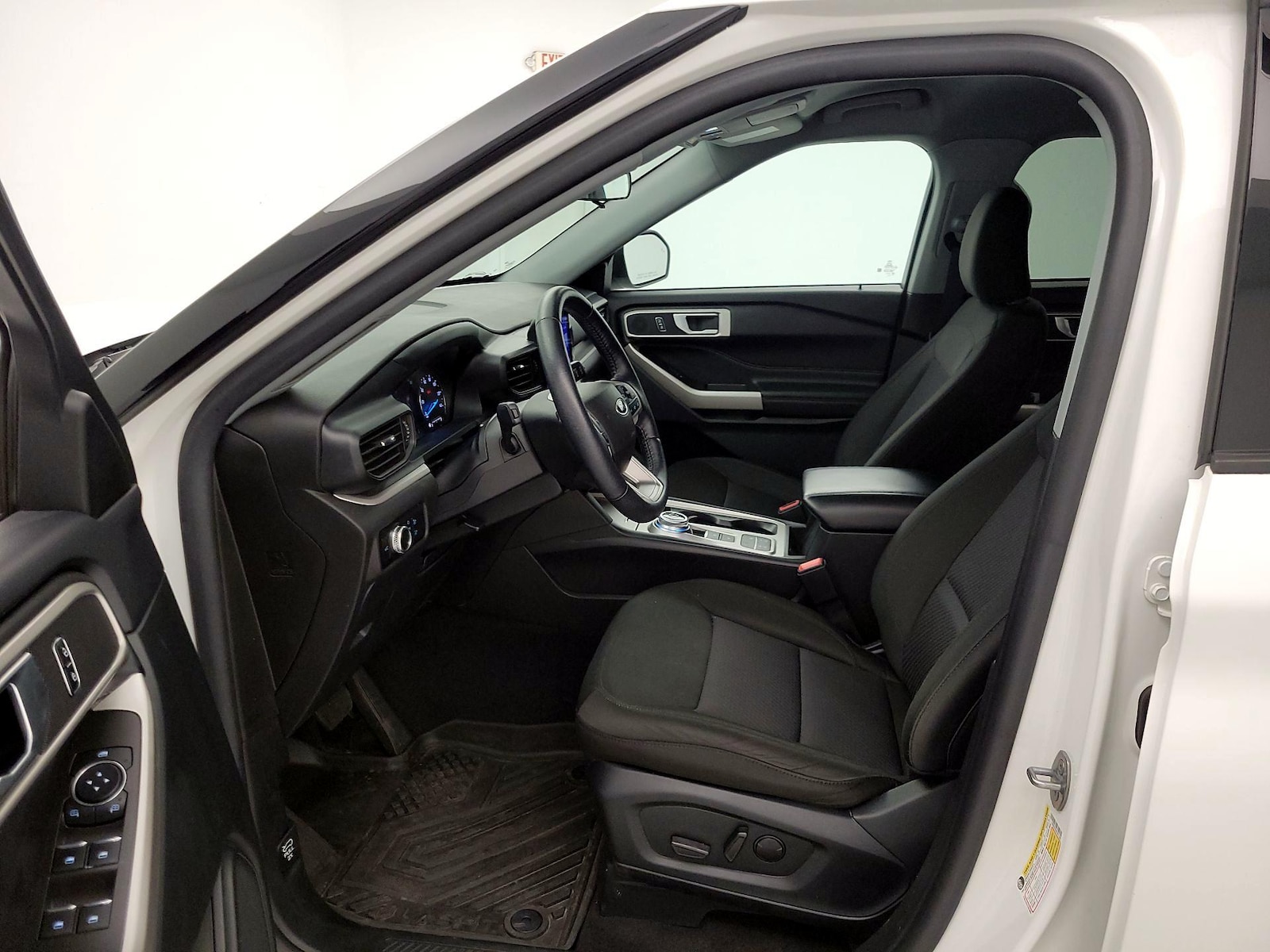 2023 Ford Explorer XLT - Photo 12