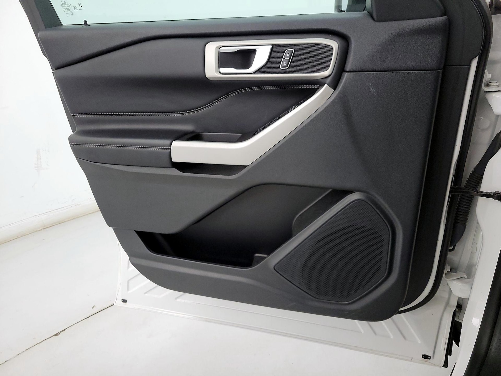 2023 Ford Explorer XLT - Photo 13