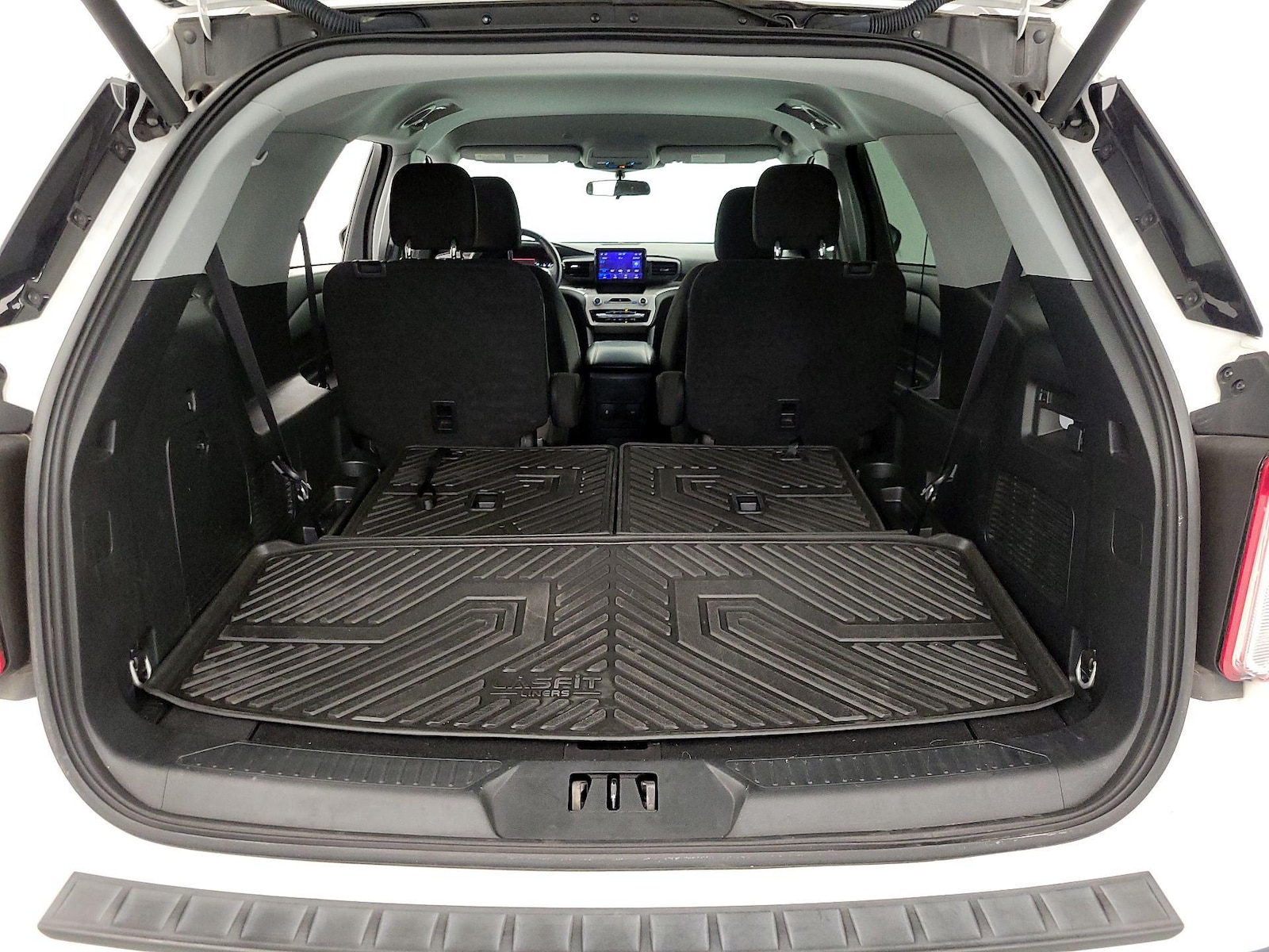 2023 Ford Explorer XLT - Photo 23