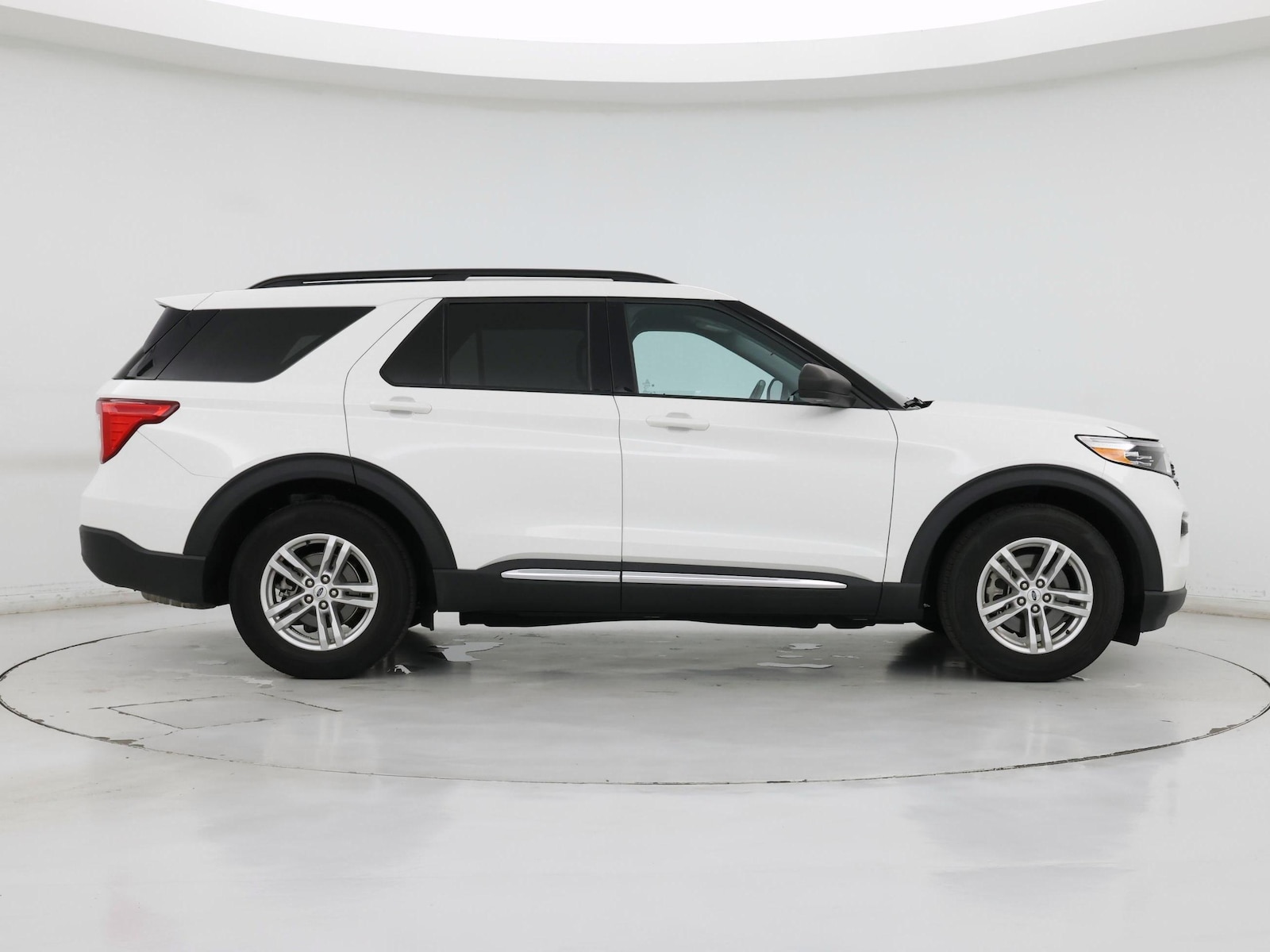 2023 Ford Explorer XLT - Photo 8