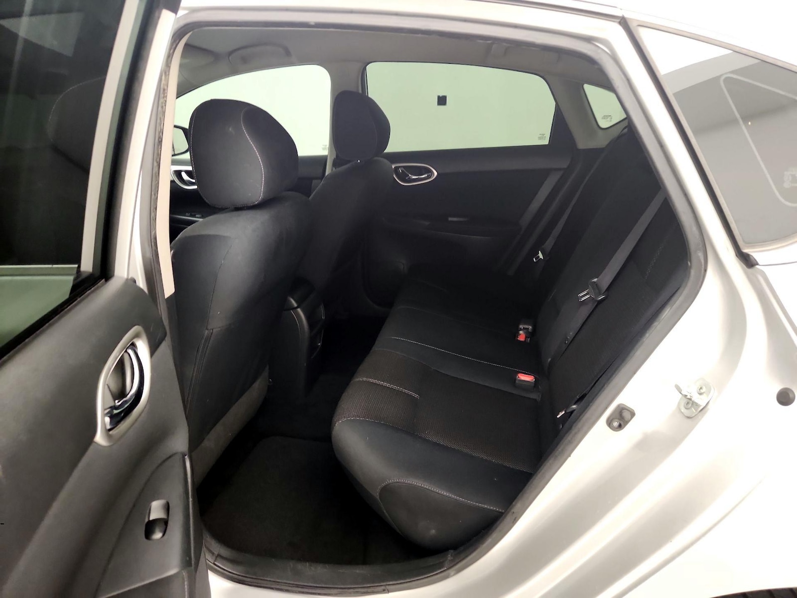 2015 Nissan Sentra S - Photo 19