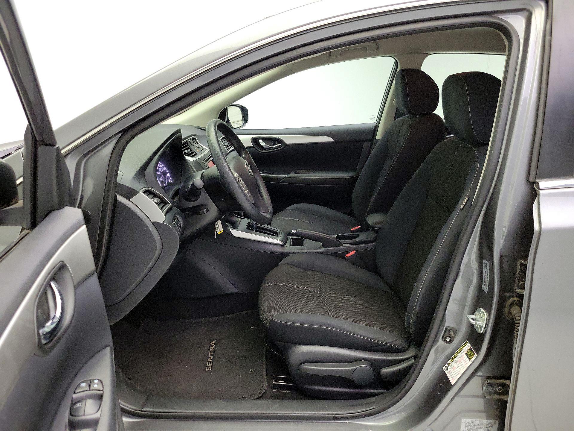 Thumbnail: 2016 Nissan Sentra - 11