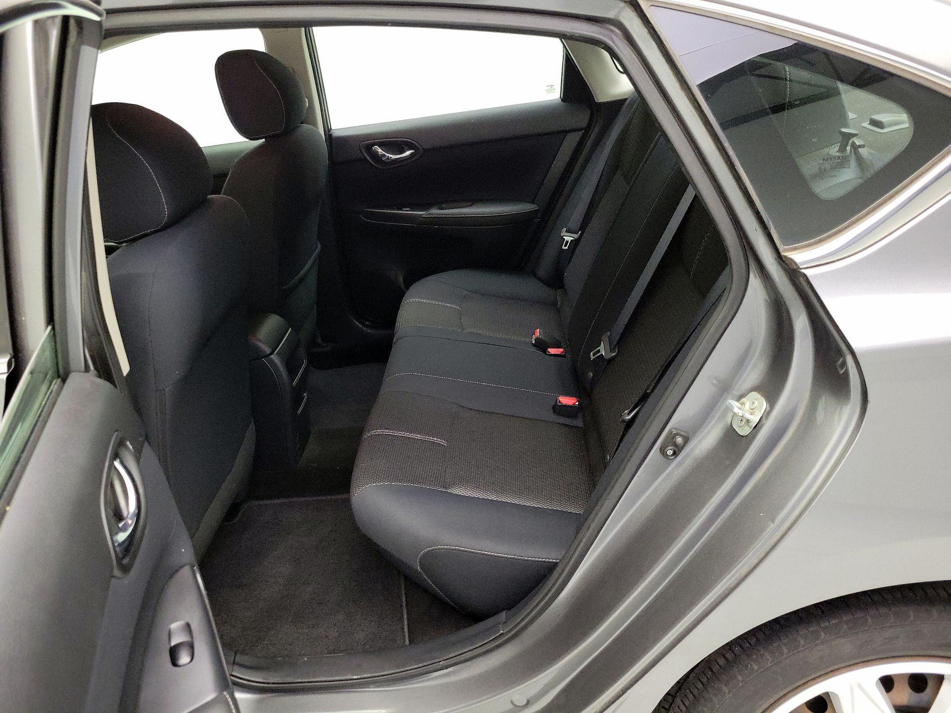 Thumbnail: 2016 Nissan Sentra - 18