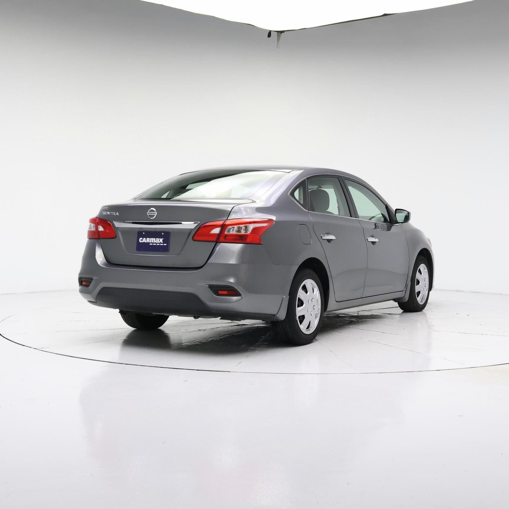 Thumbnail: 2016 Nissan Sentra - 8