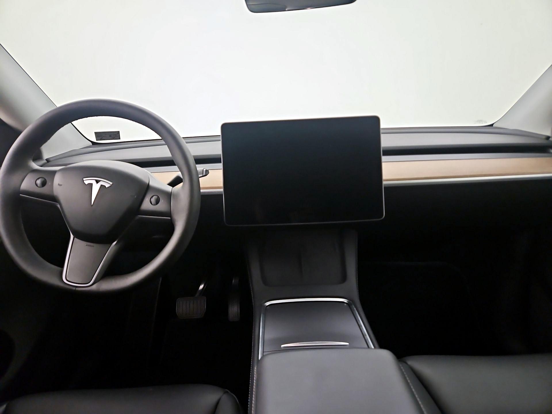 Thumbnail: 2024 Tesla Model Y - 9