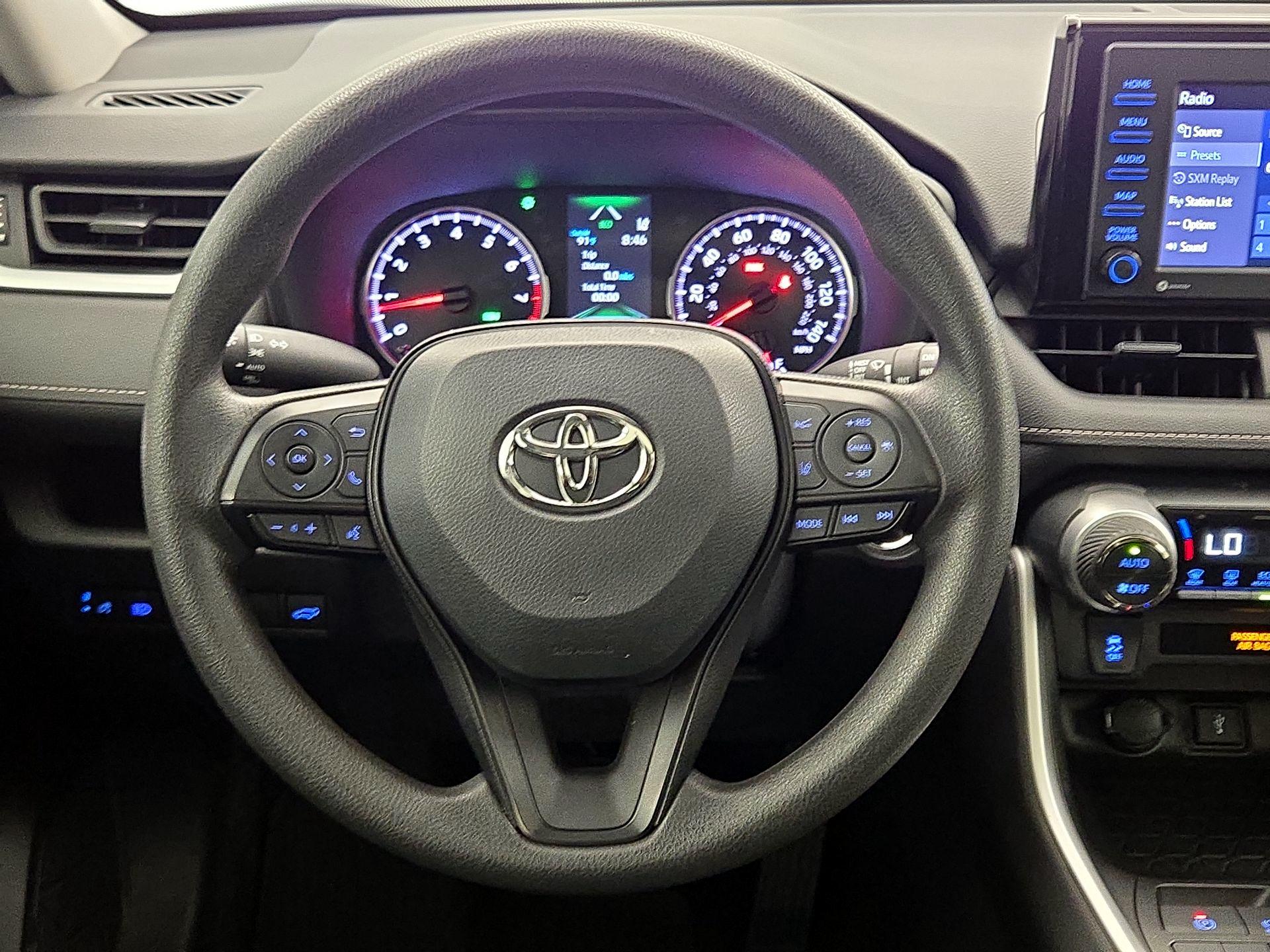 Thumbnail: 2022 Toyota RAV4 - 10