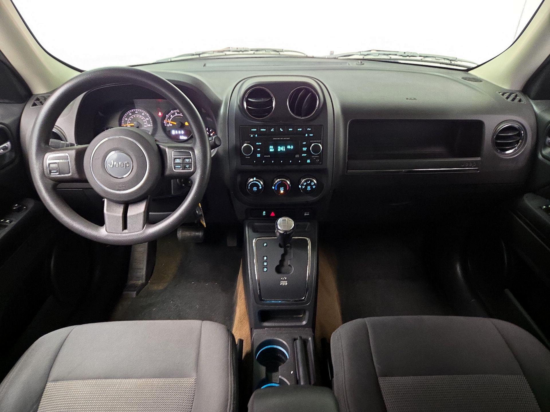 Thumbnail: 2016 Jeep Patriot - 9