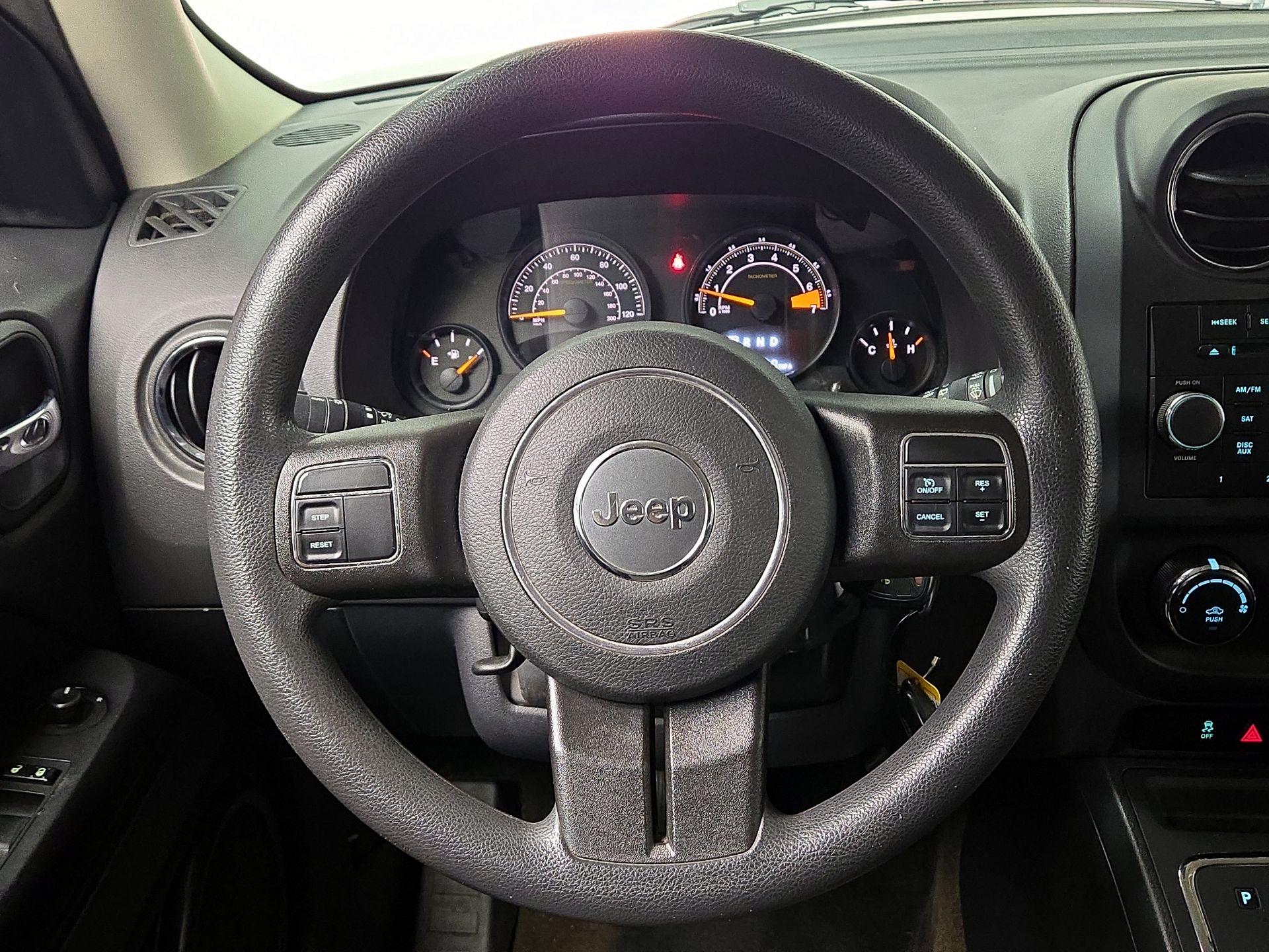 Thumbnail: 2016 Jeep Patriot - 10