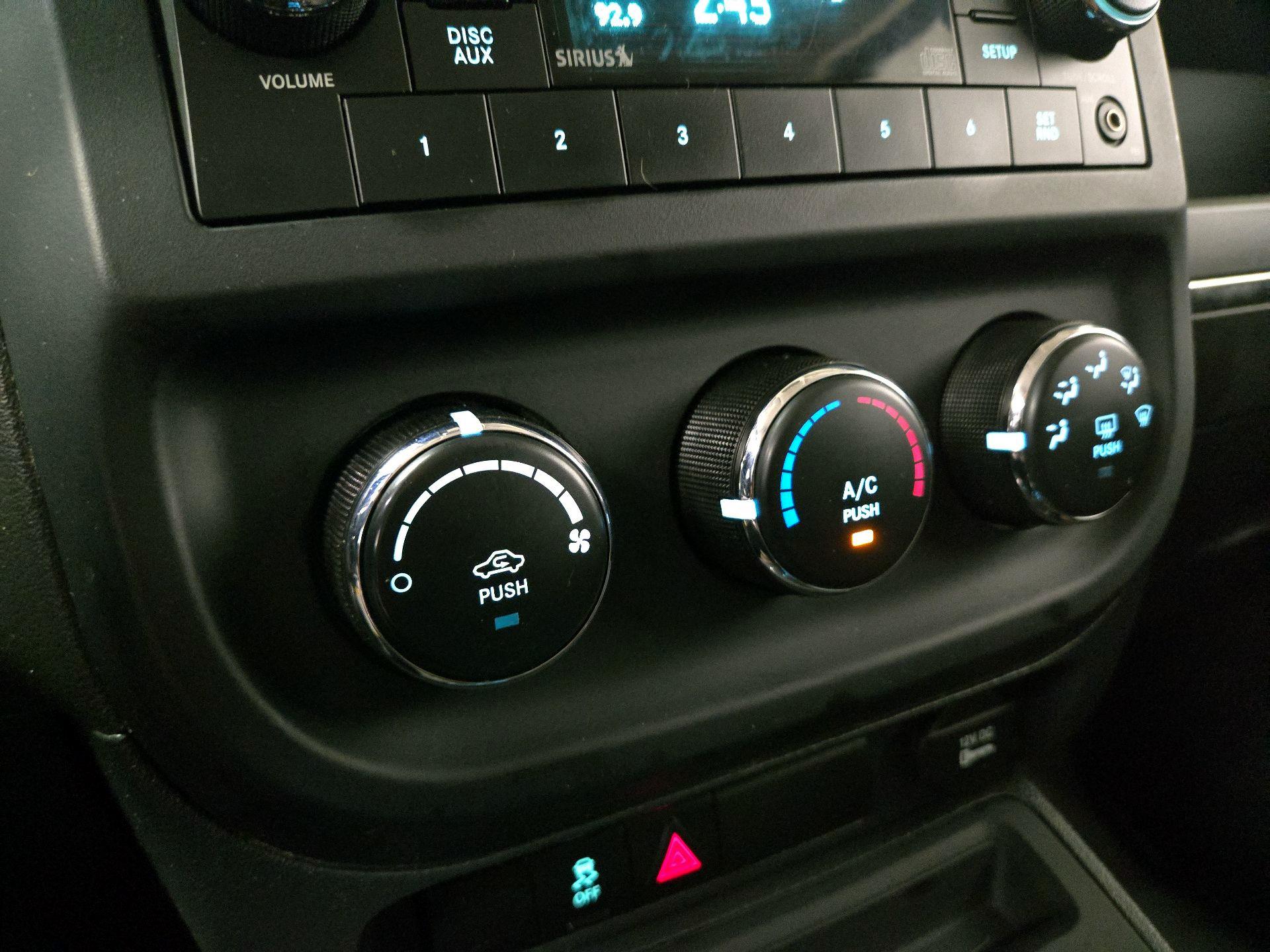 Thumbnail: 2016 Jeep Patriot - 14