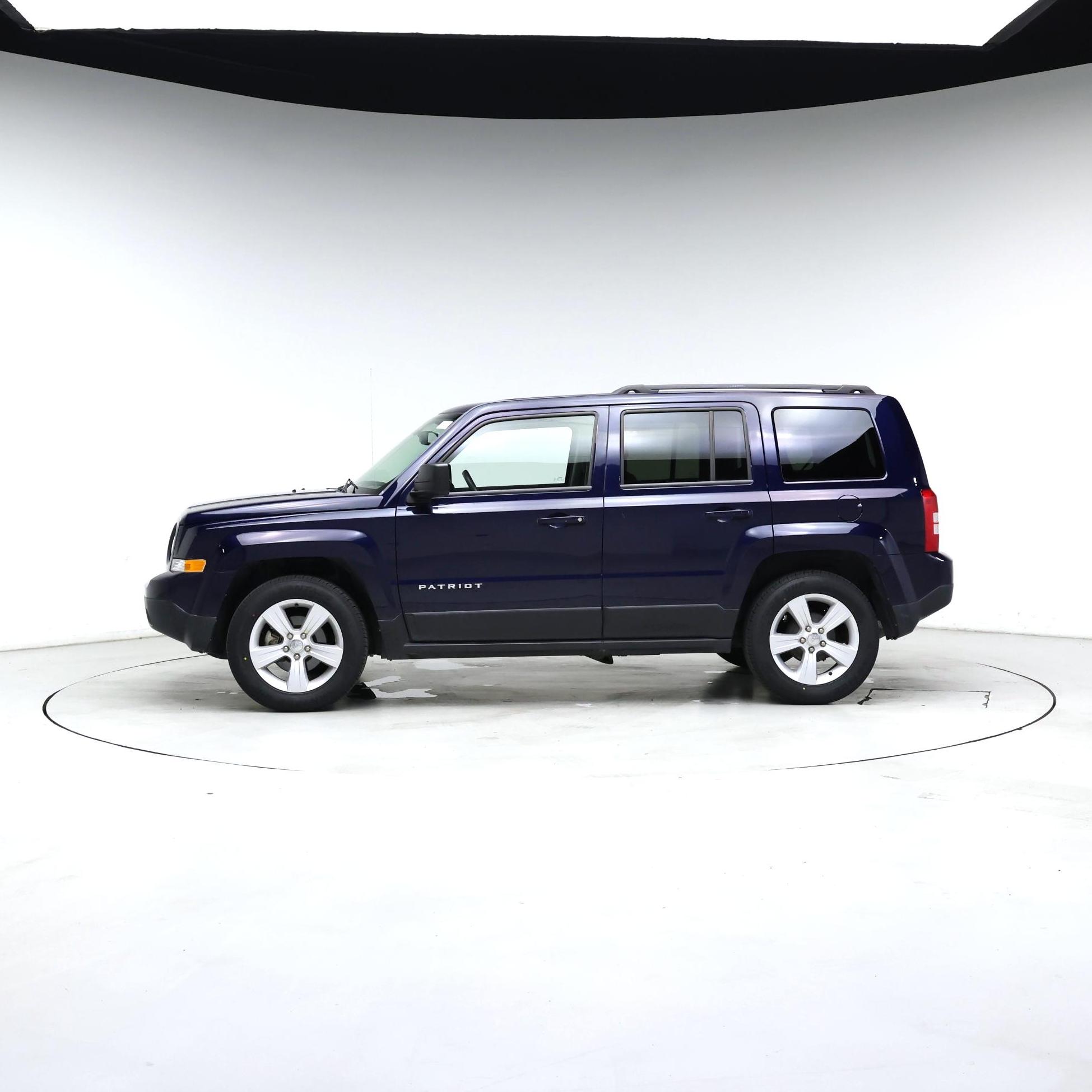 Thumbnail: 2016 Jeep Patriot - 3