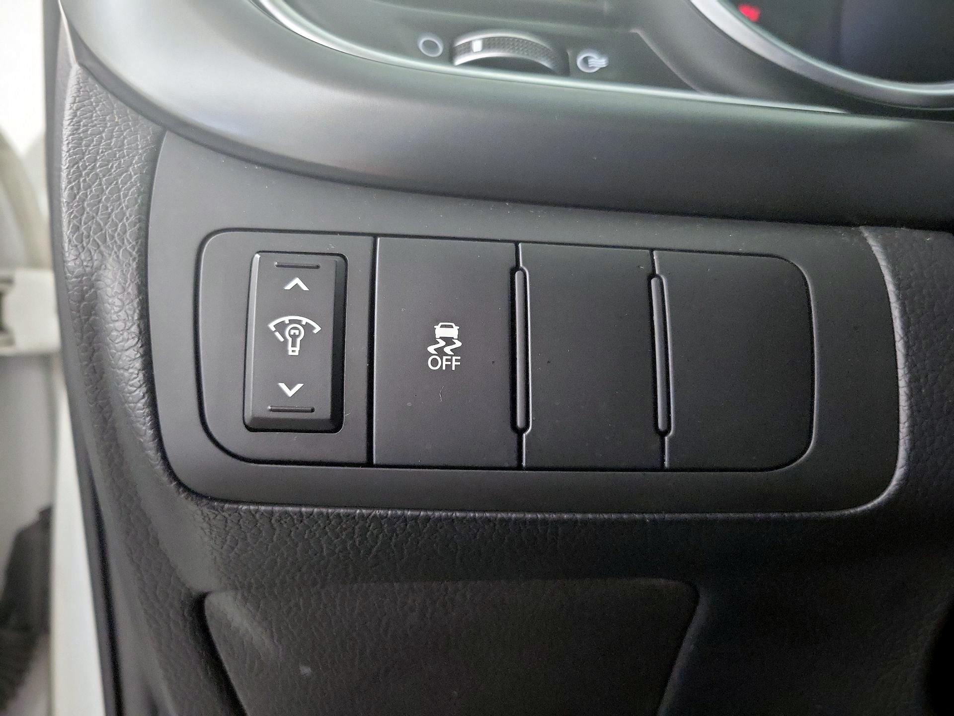 Thumbnail: 2015 Kia Optima - 13