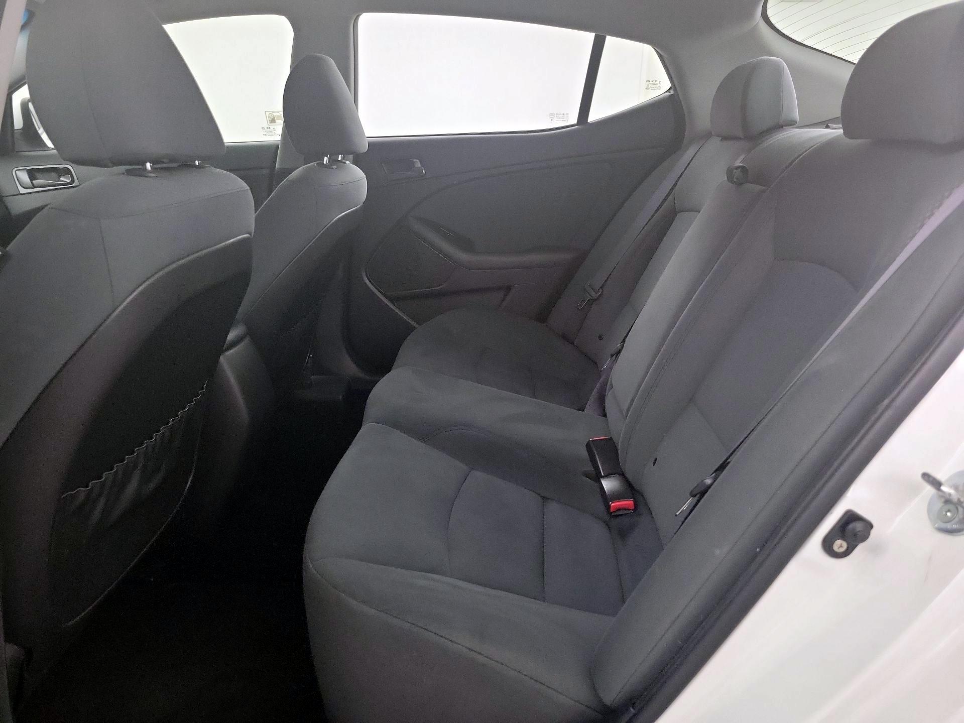 Thumbnail: 2015 Kia Optima - 19