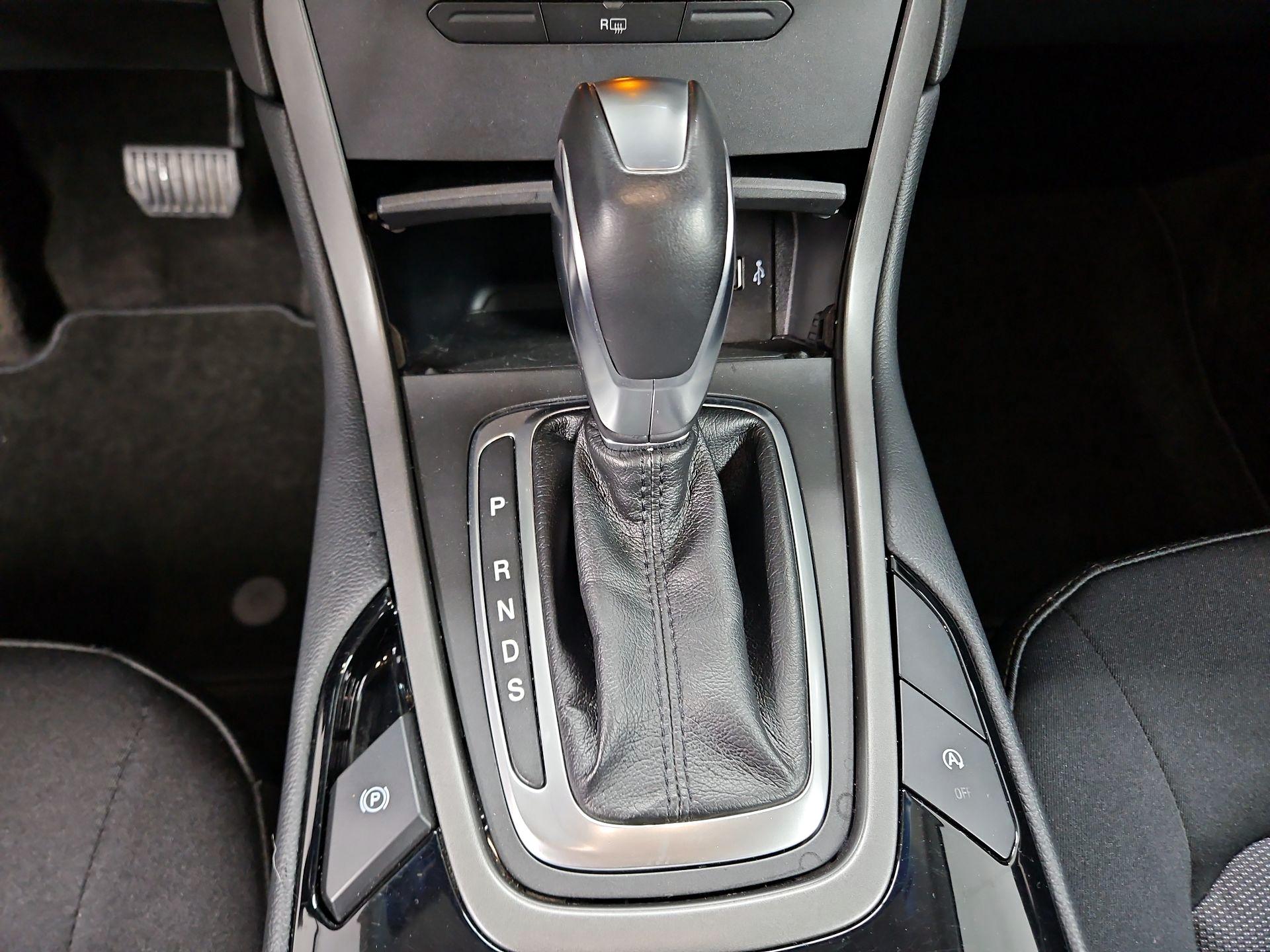 Thumbnail: 2018 Ford Edge - 17