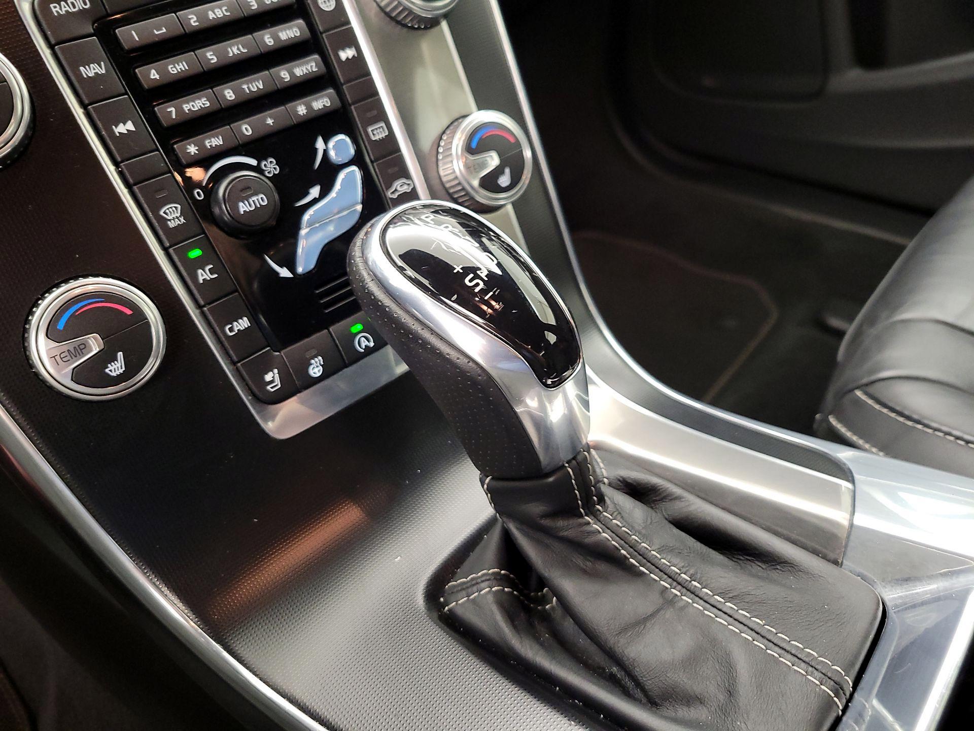 Thumbnail: 2016 Volvo S60 - 18