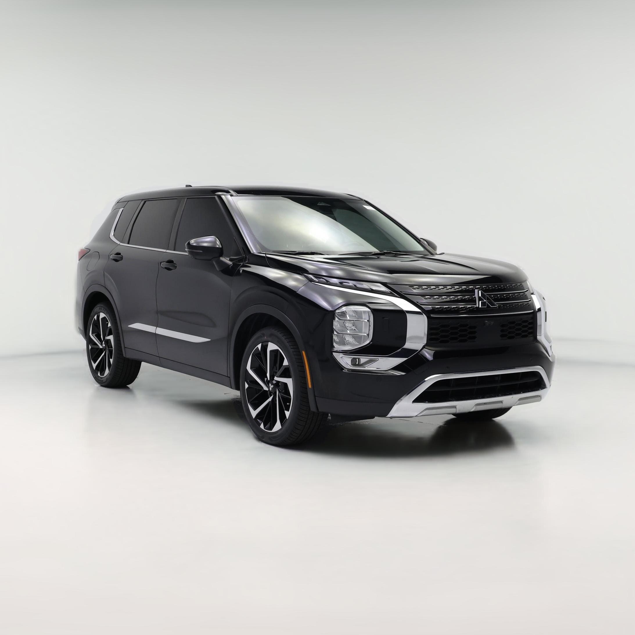 Thumbnail: 2022 Mitsubishi Outlander - 1