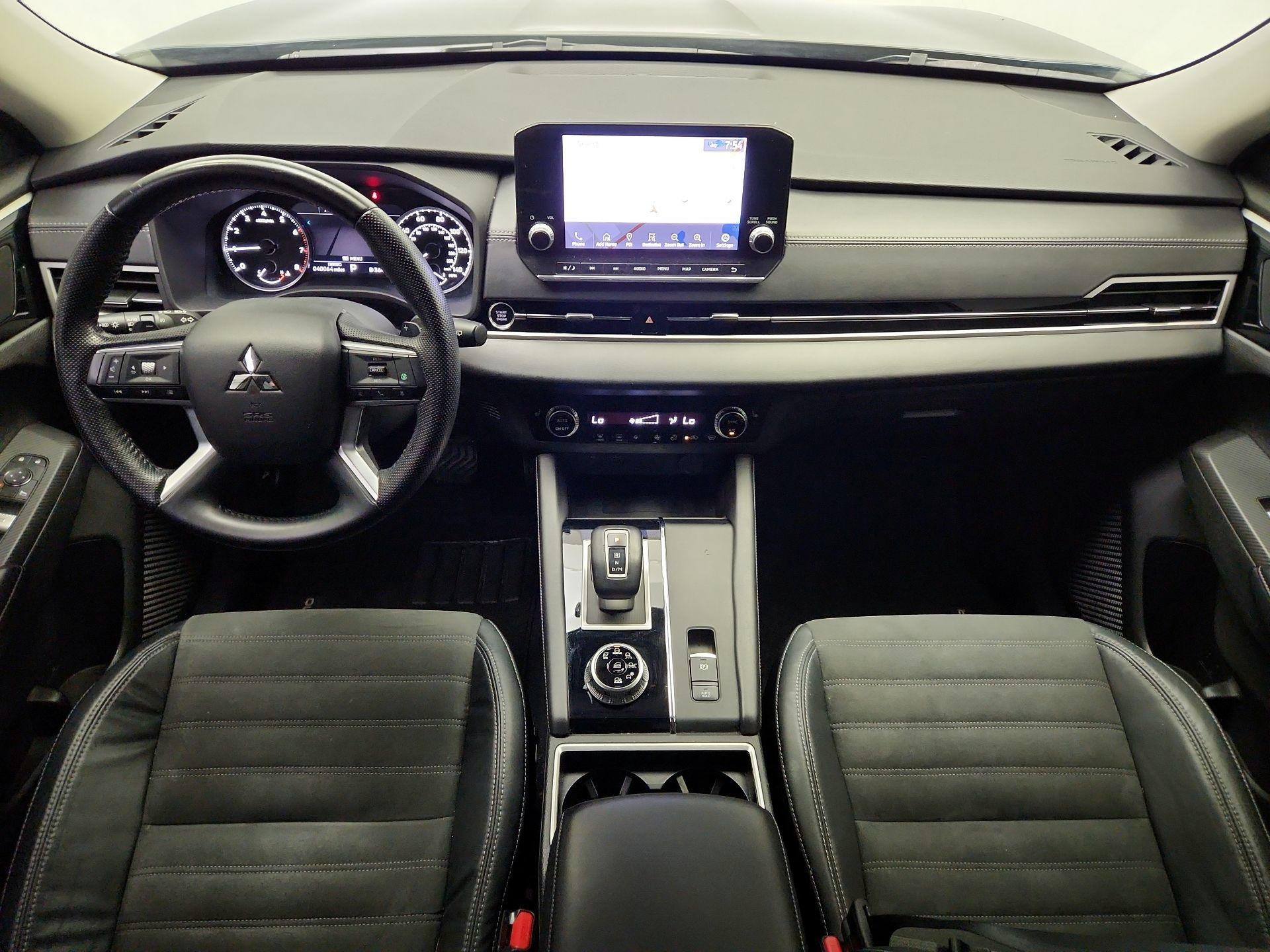 Thumbnail: 2022 Mitsubishi Outlander - 9