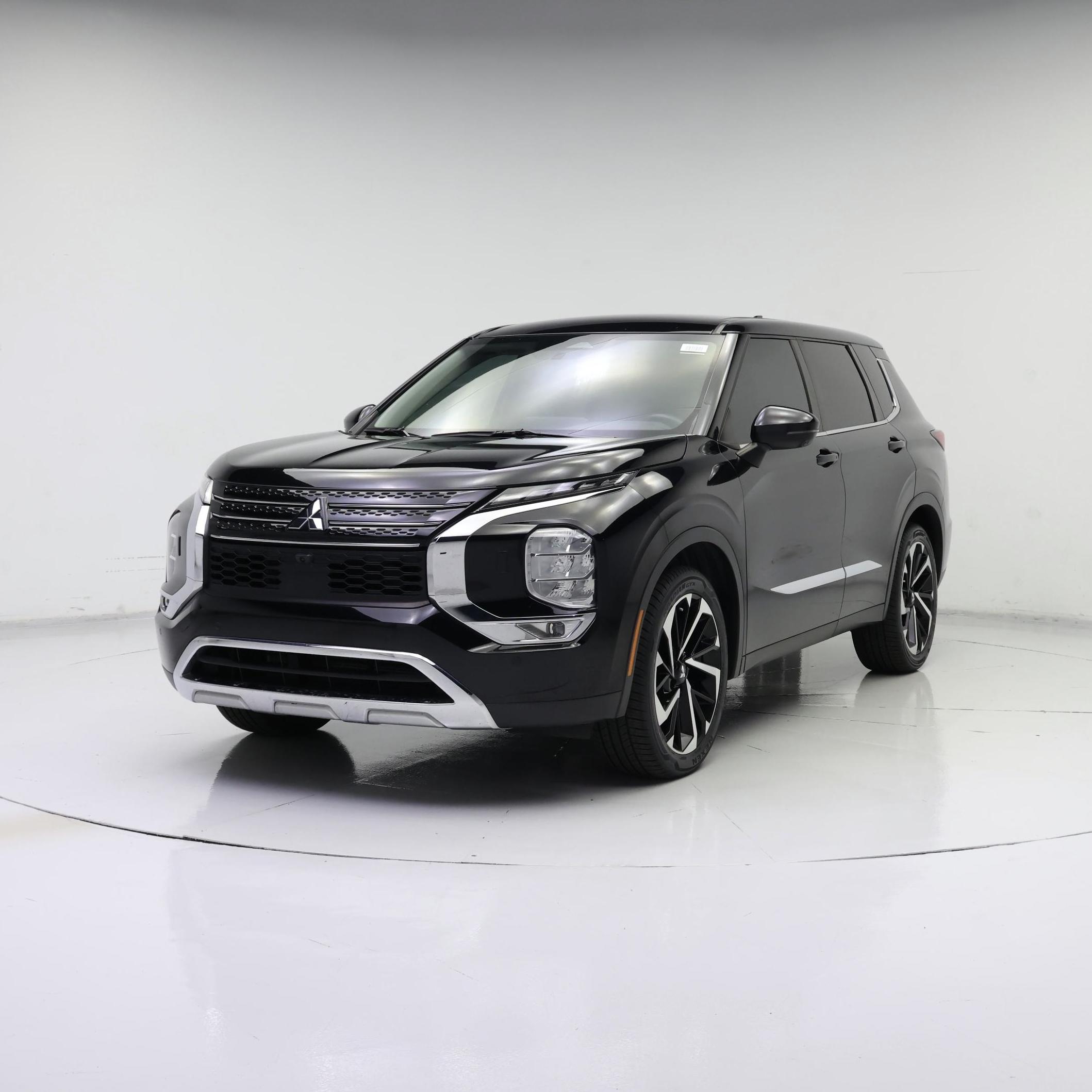 Thumbnail: 2022 Mitsubishi Outlander - 4
