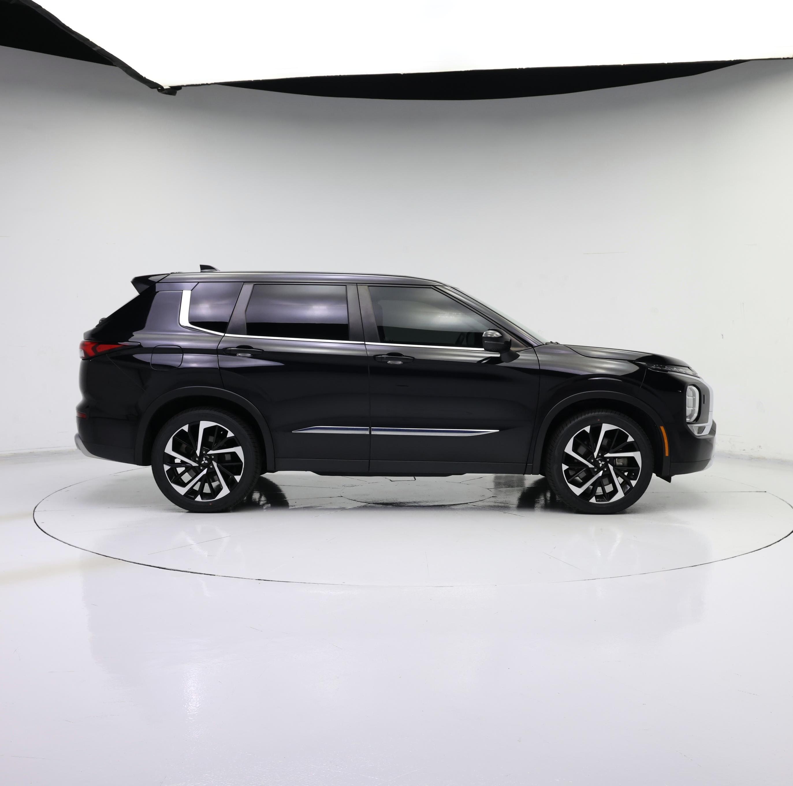 Thumbnail: 2022 Mitsubishi Outlander - 7