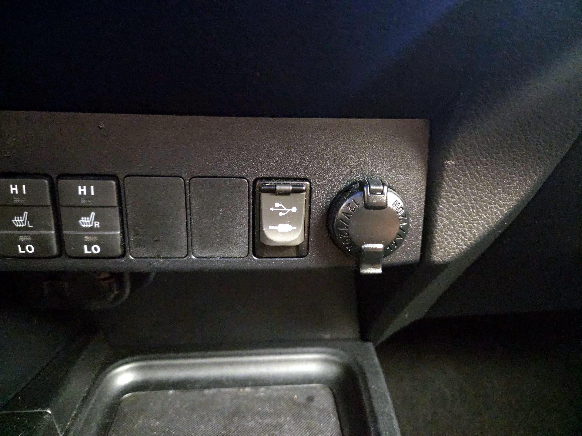 Thumbnail: 2016 Toyota RAV4 - 18