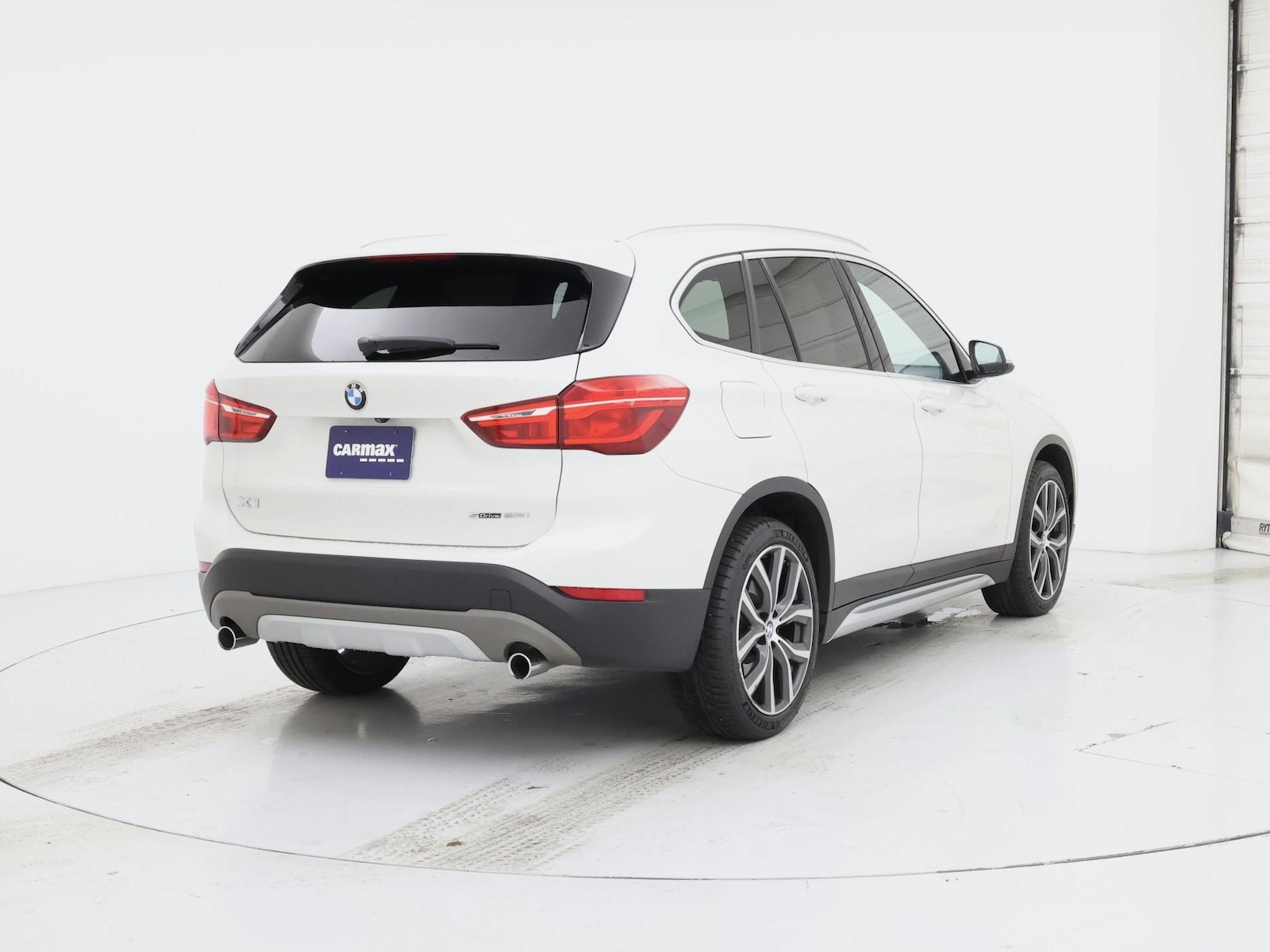 2018 BMW X1 28i - Photo 9