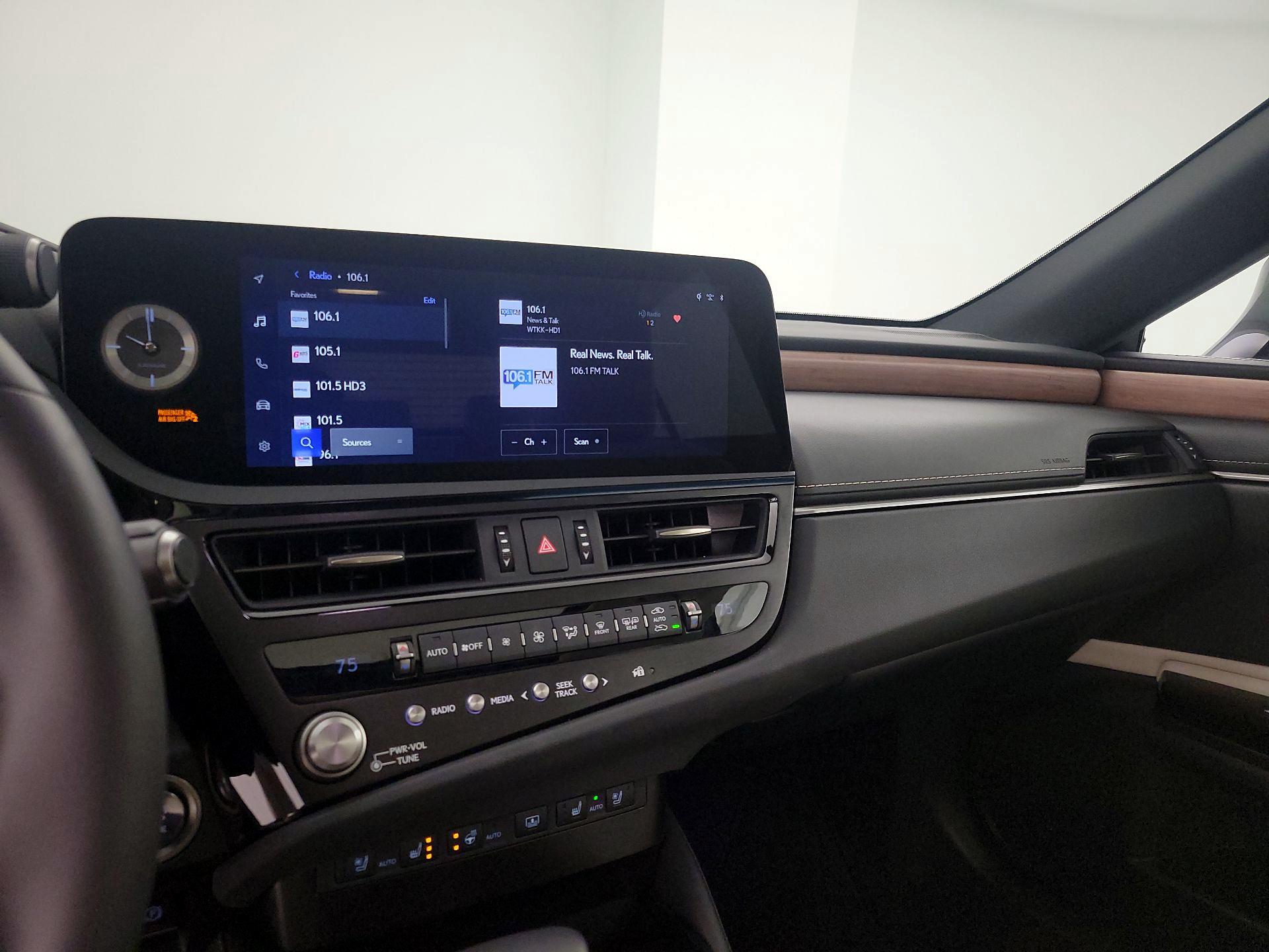 Thumbnail: 2025 Lexus ES - 15