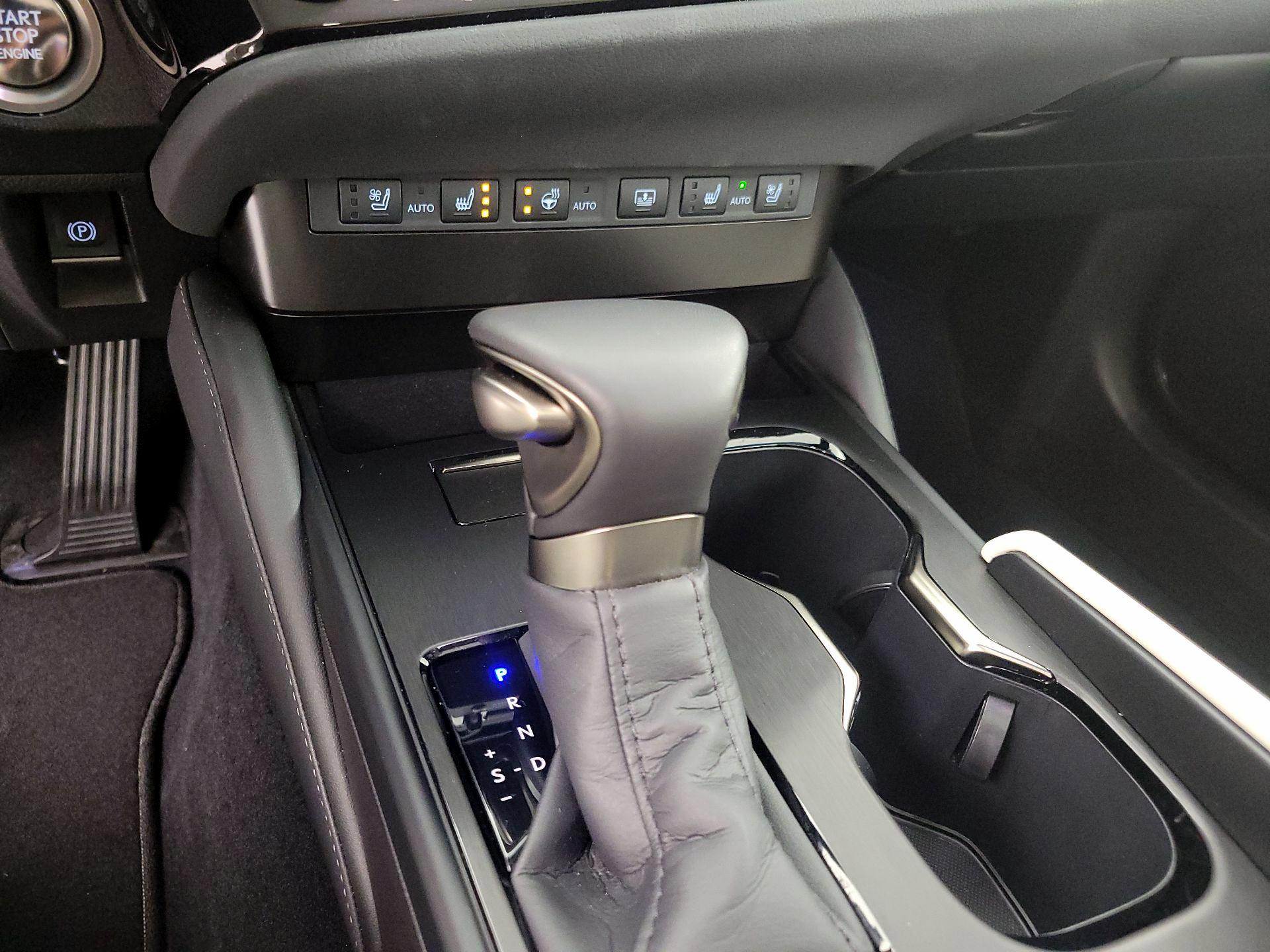 Thumbnail: 2025 Lexus ES - 17
