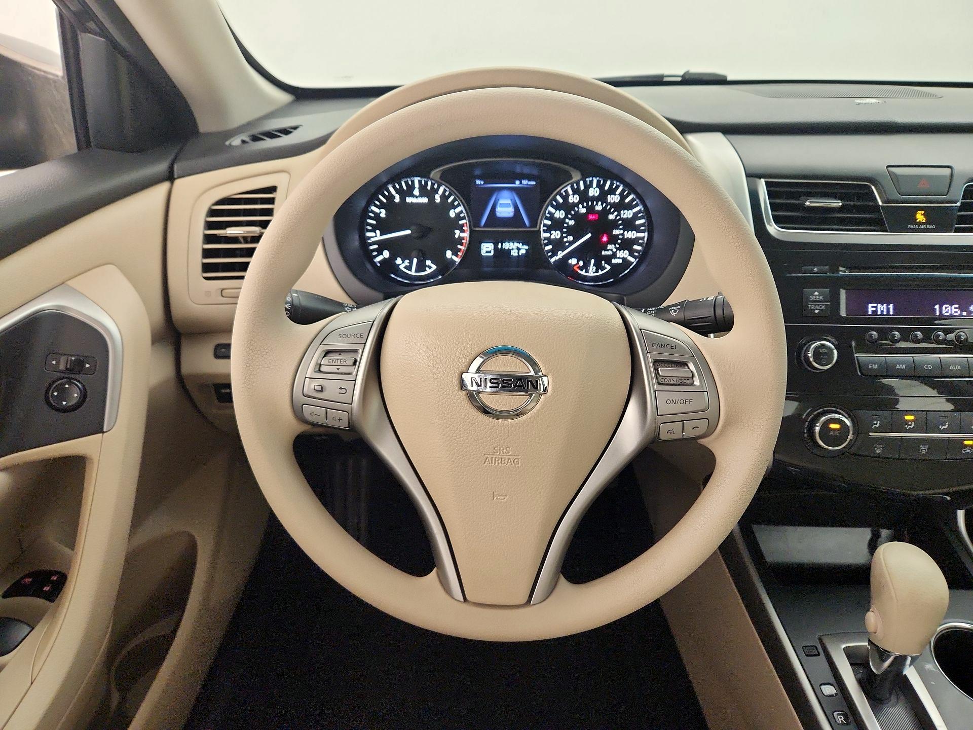 Thumbnail: 2015 Nissan Altima - 10