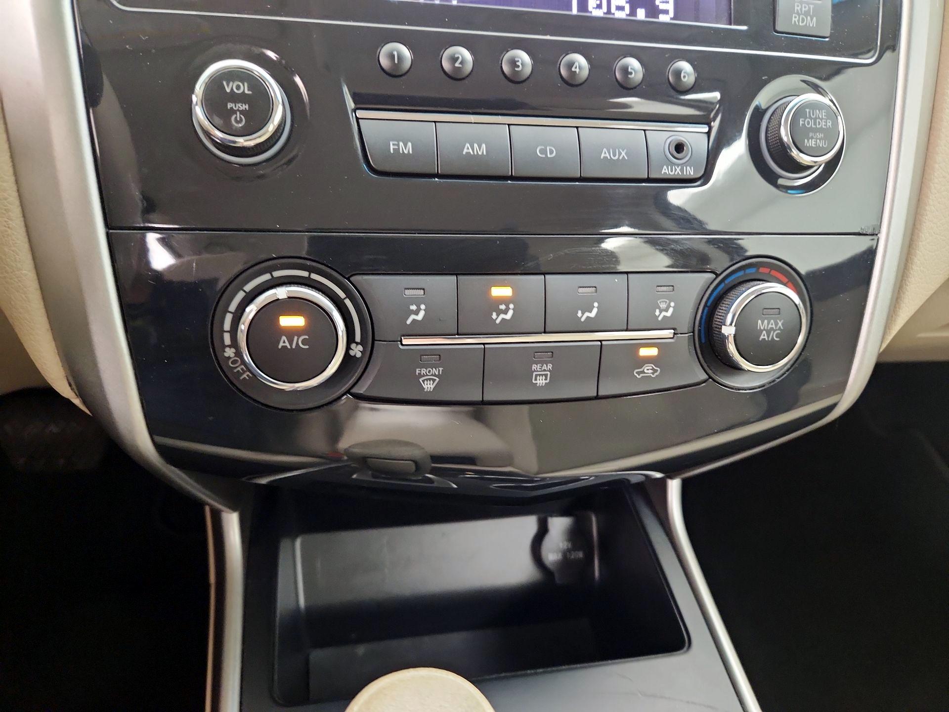 Thumbnail: 2015 Nissan Altima - 15