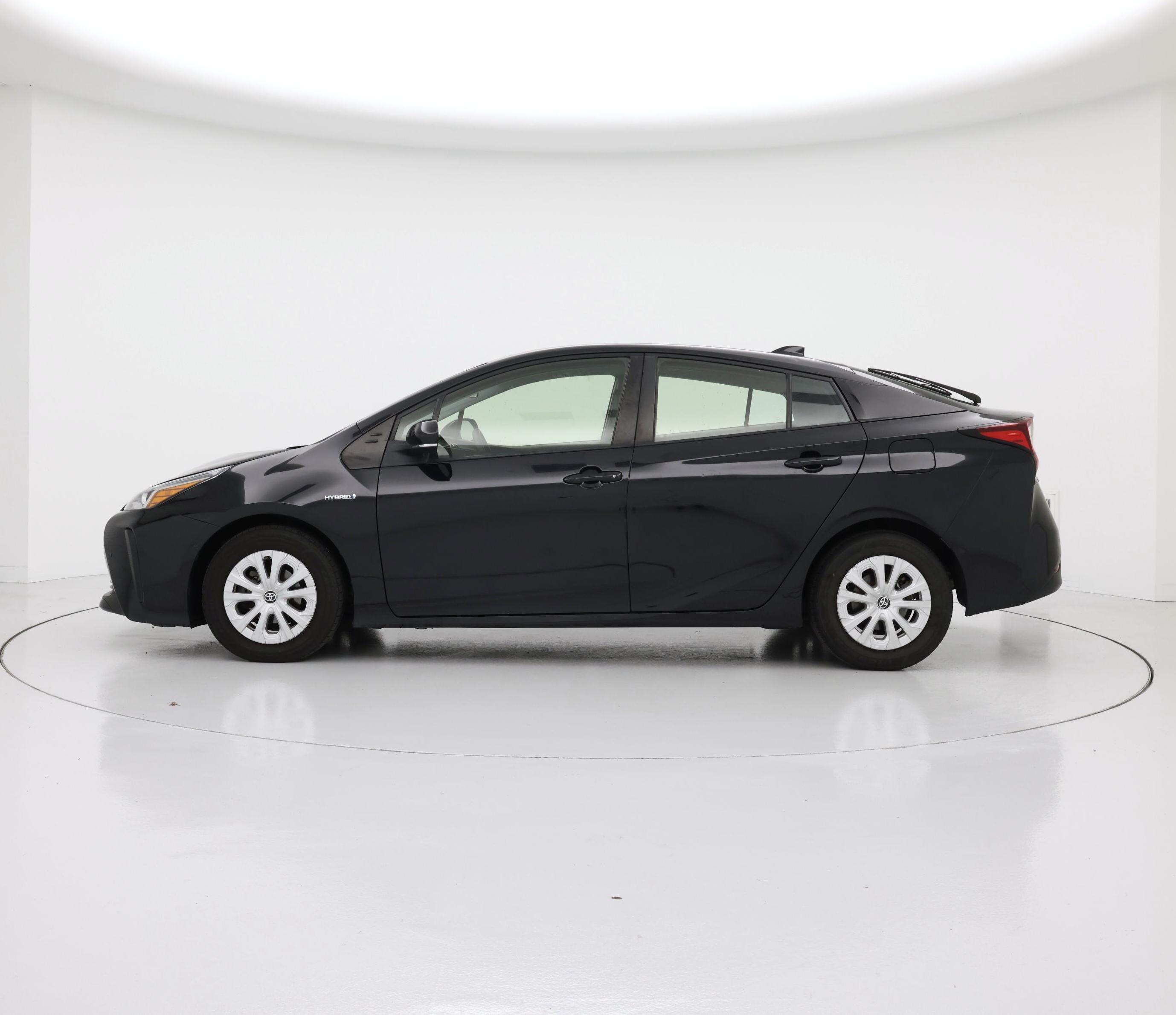 Thumbnail: 2021 Toyota Prius - 3