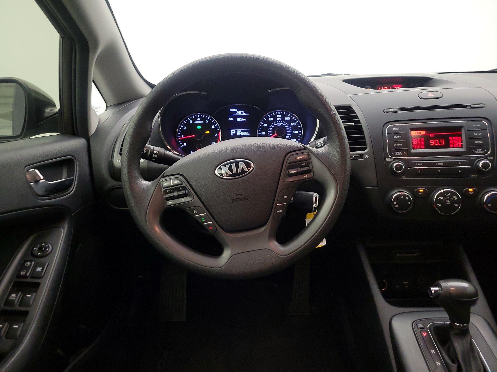 Thumbnail: 2015 Kia Forte - 10