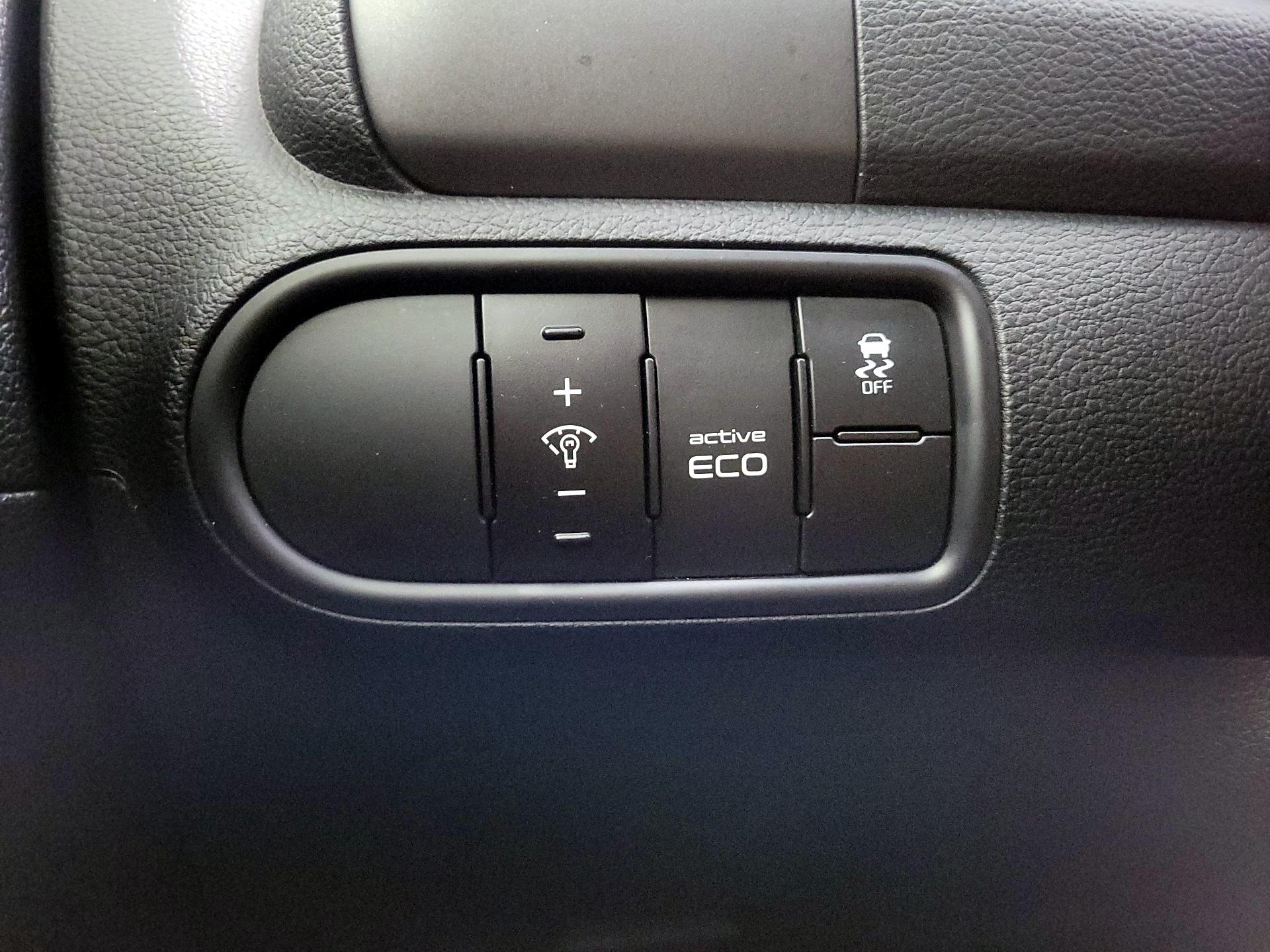 Thumbnail: 2015 Kia Forte - 13