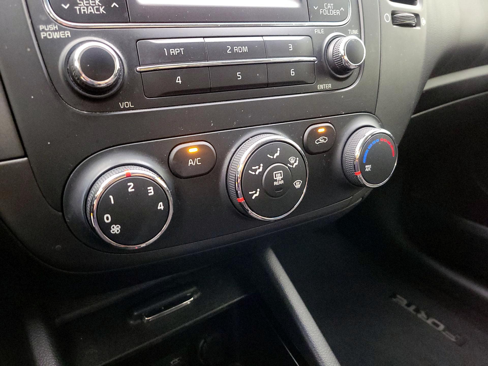 Thumbnail: 2015 Kia Forte - 15