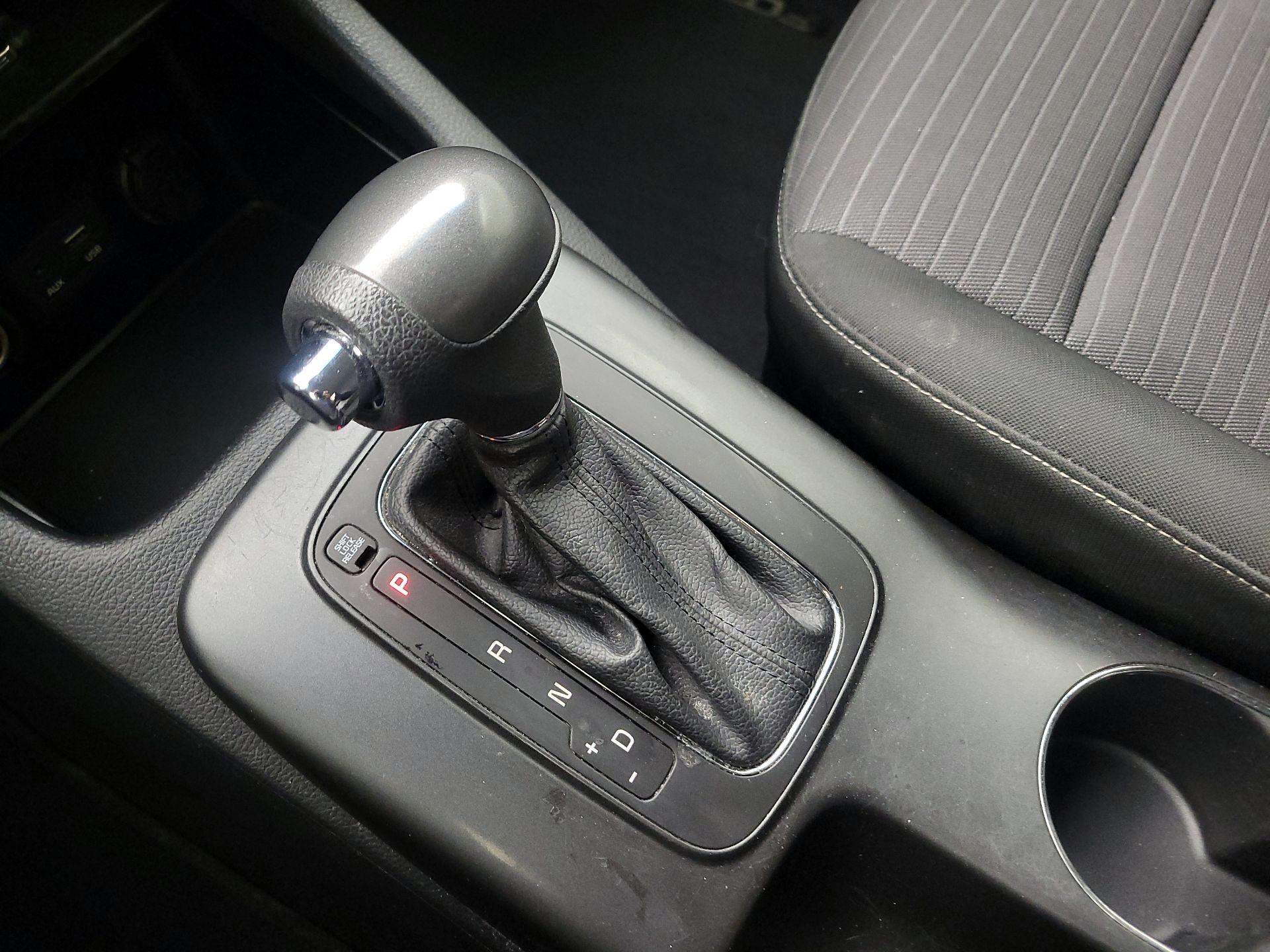 Thumbnail: 2015 Kia Forte - 16