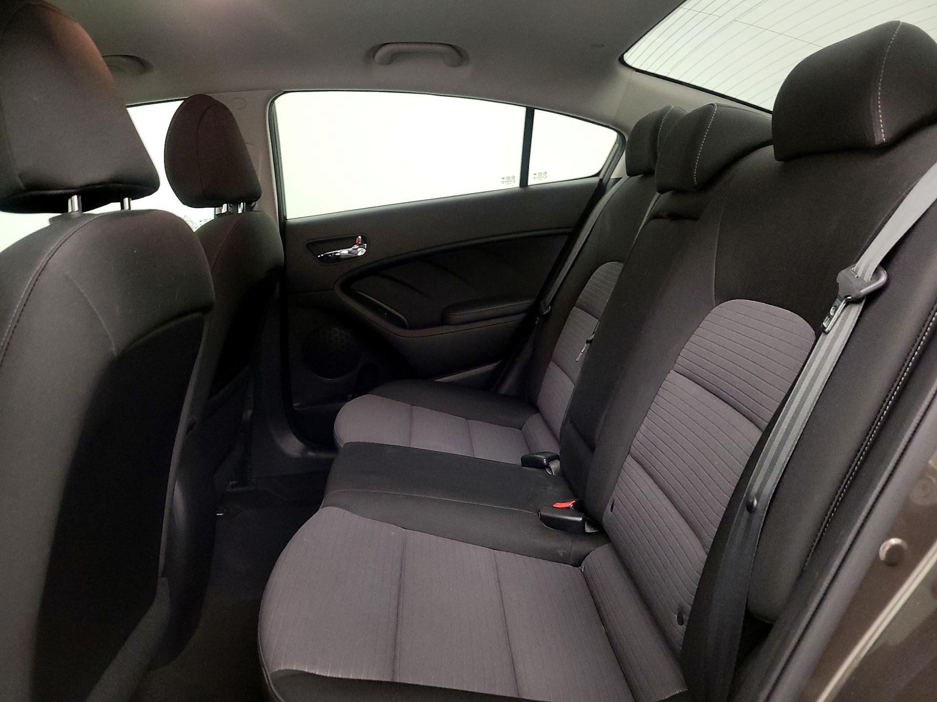 Thumbnail: 2015 Kia Forte - 18