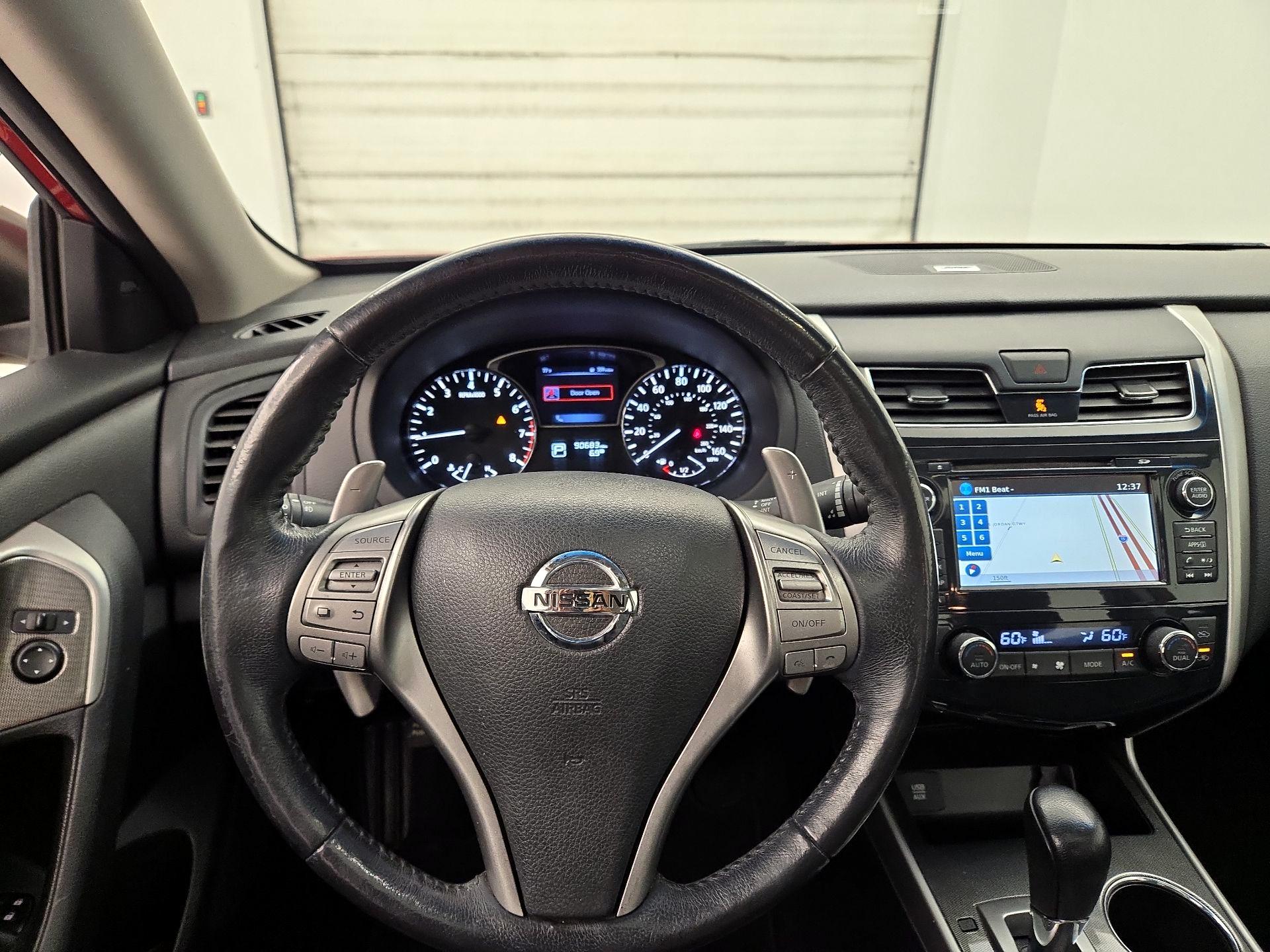 Thumbnail: 2015 Nissan Altima - 10