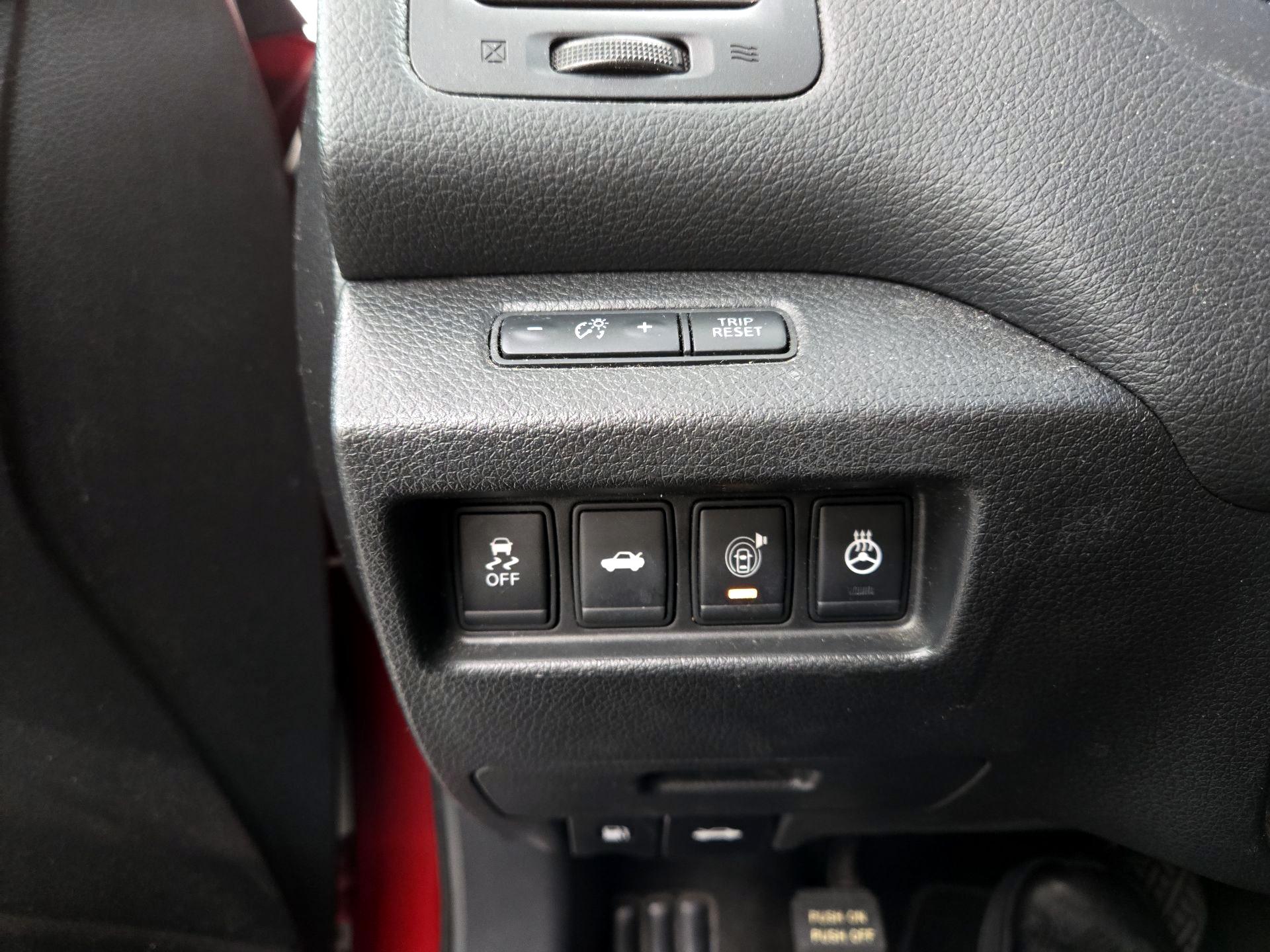 Thumbnail: 2015 Nissan Altima - 13